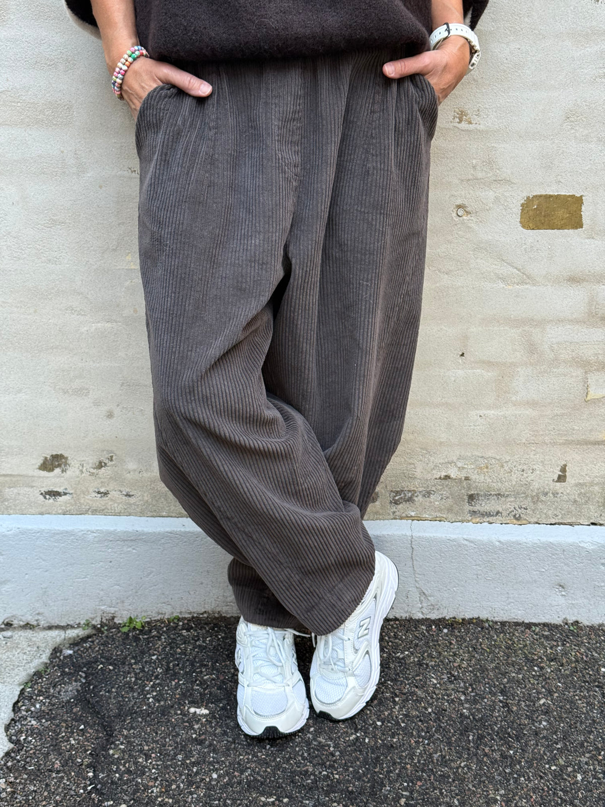 Vera Corduroy Pants - Dark Brown