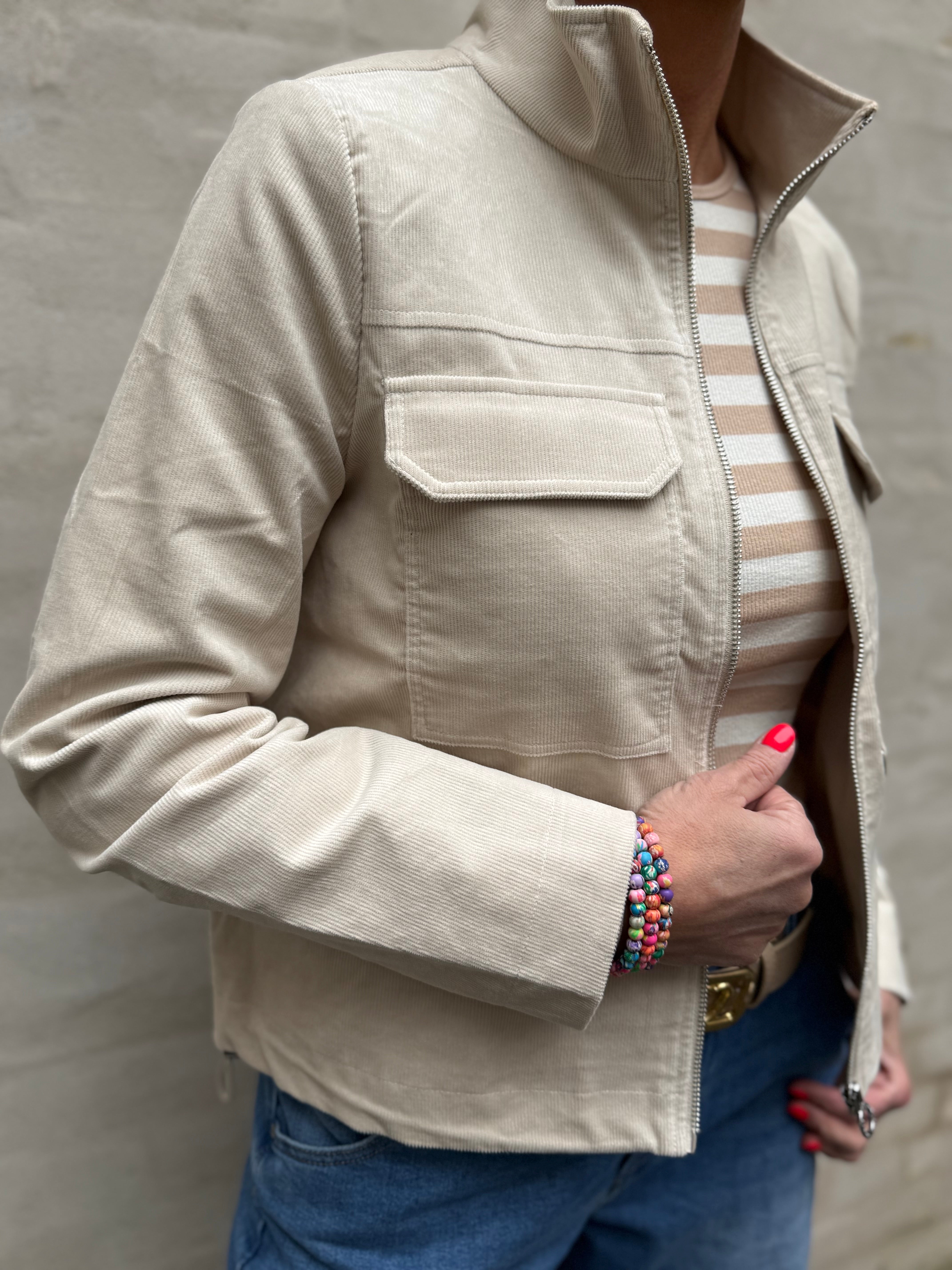 Kort manchesterjacka - Powder Beige