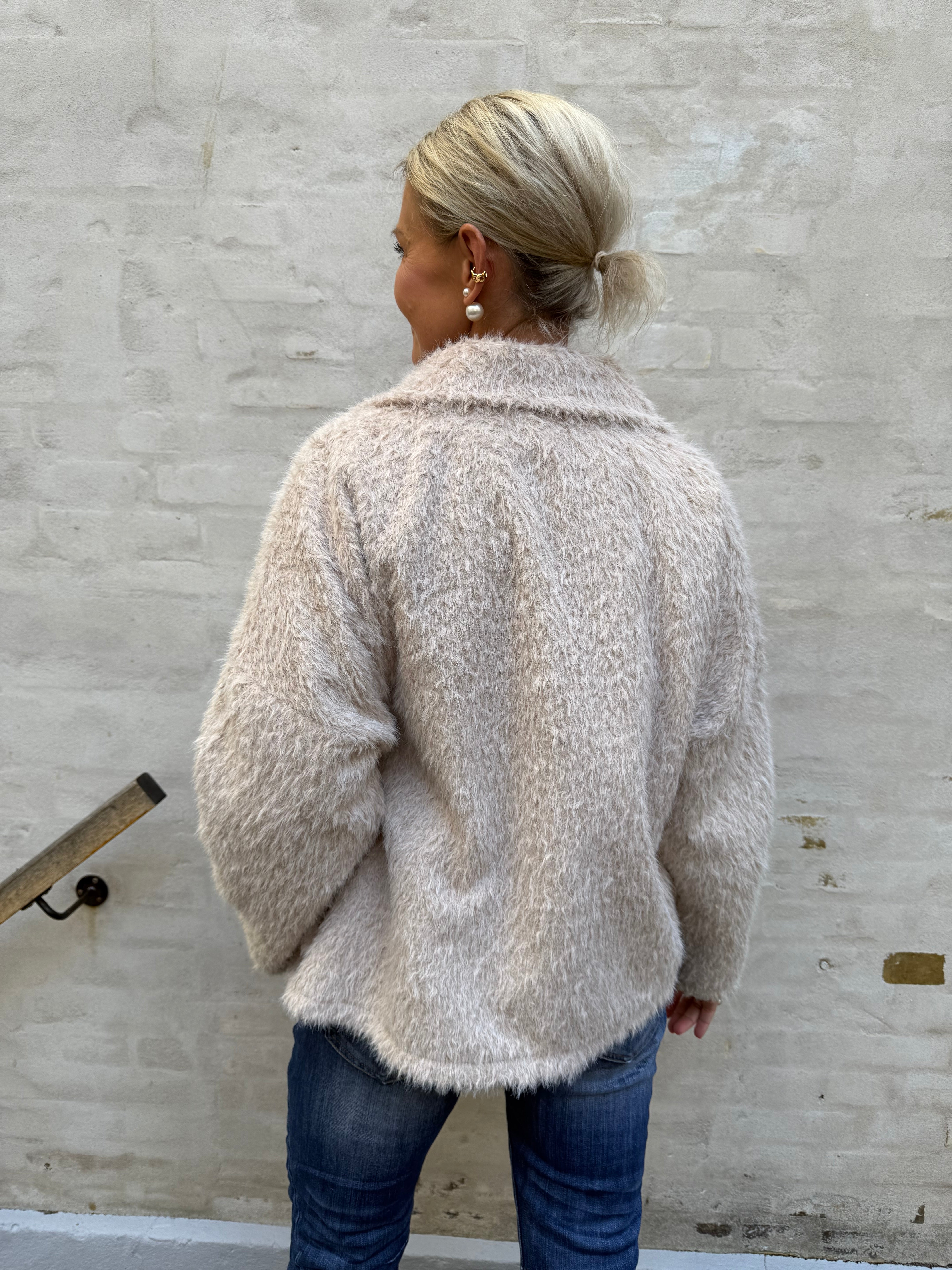 Pamela Jakke - off white