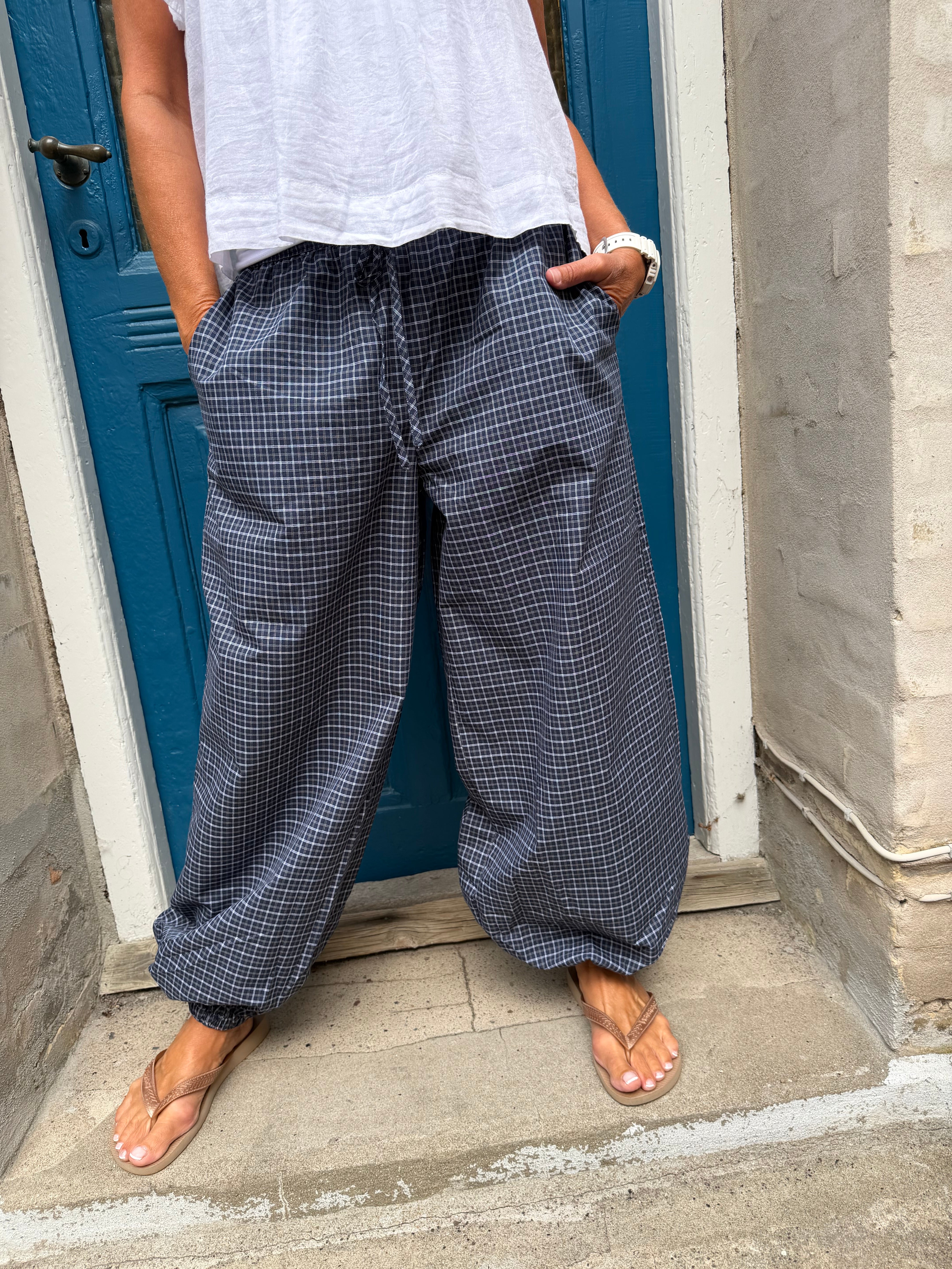 PEGGY MW CHECK LOOSE PANT - Navy Blazer/CLOUD DANCER