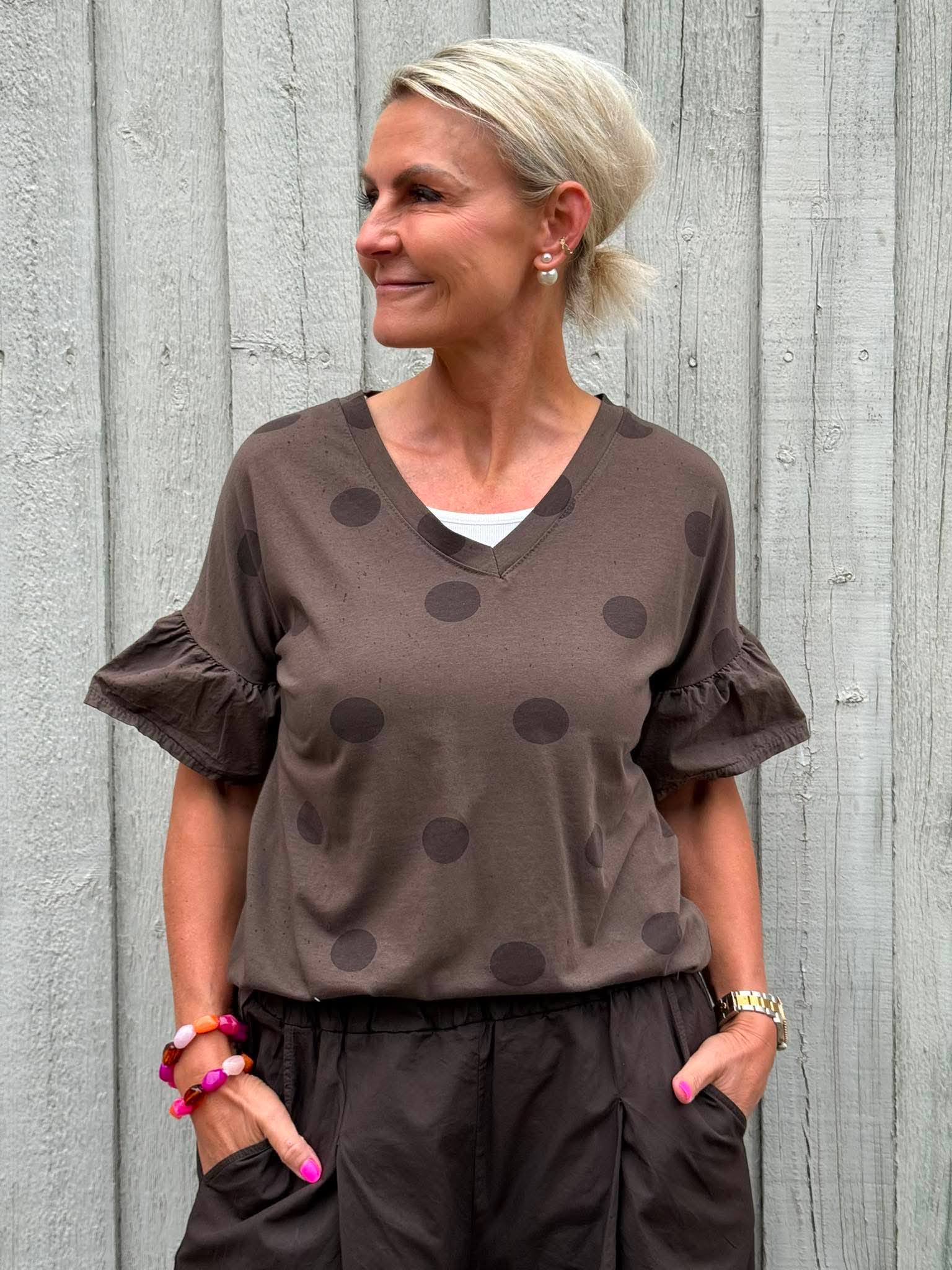 Dot Tee - Dark Brown