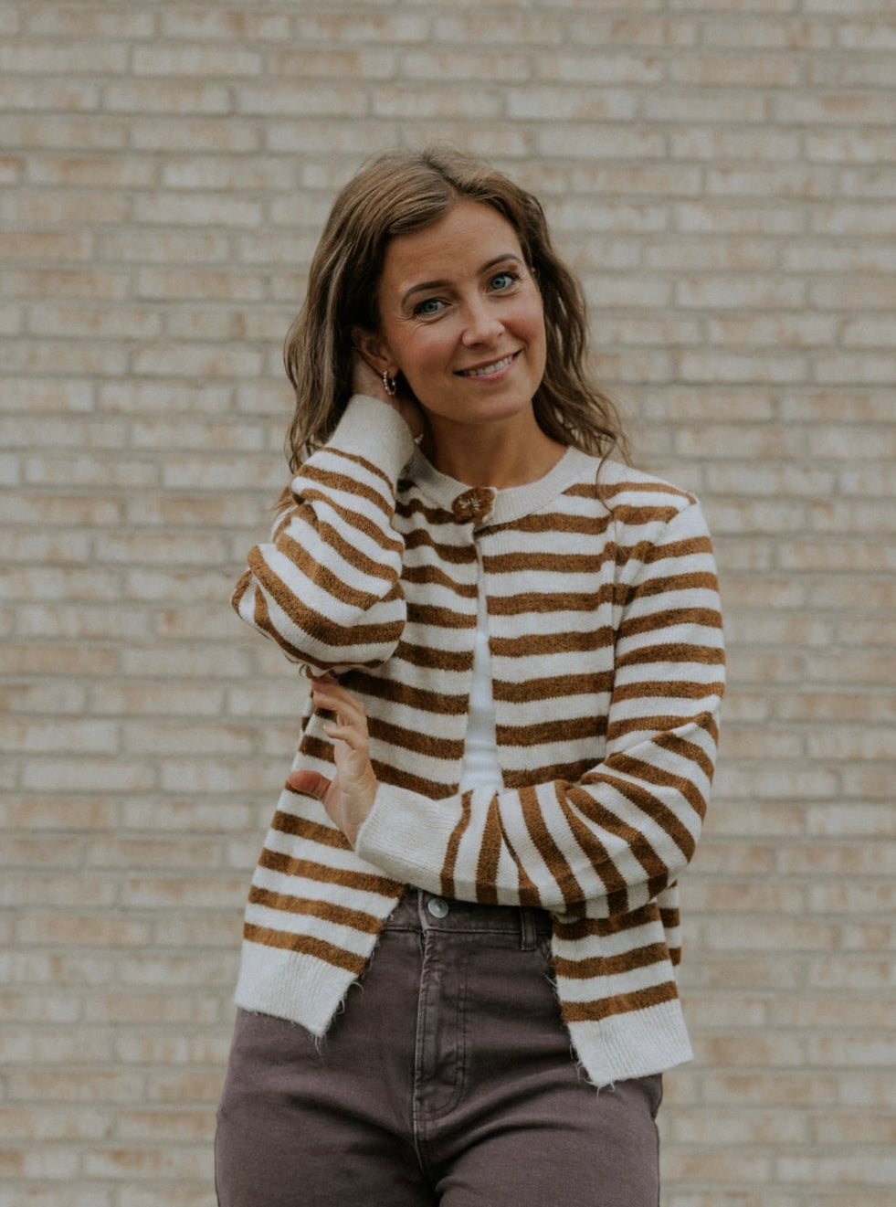 ELLIE LS ONEBUTTON FLOWER CARDI - Sandshell NUTHATCH