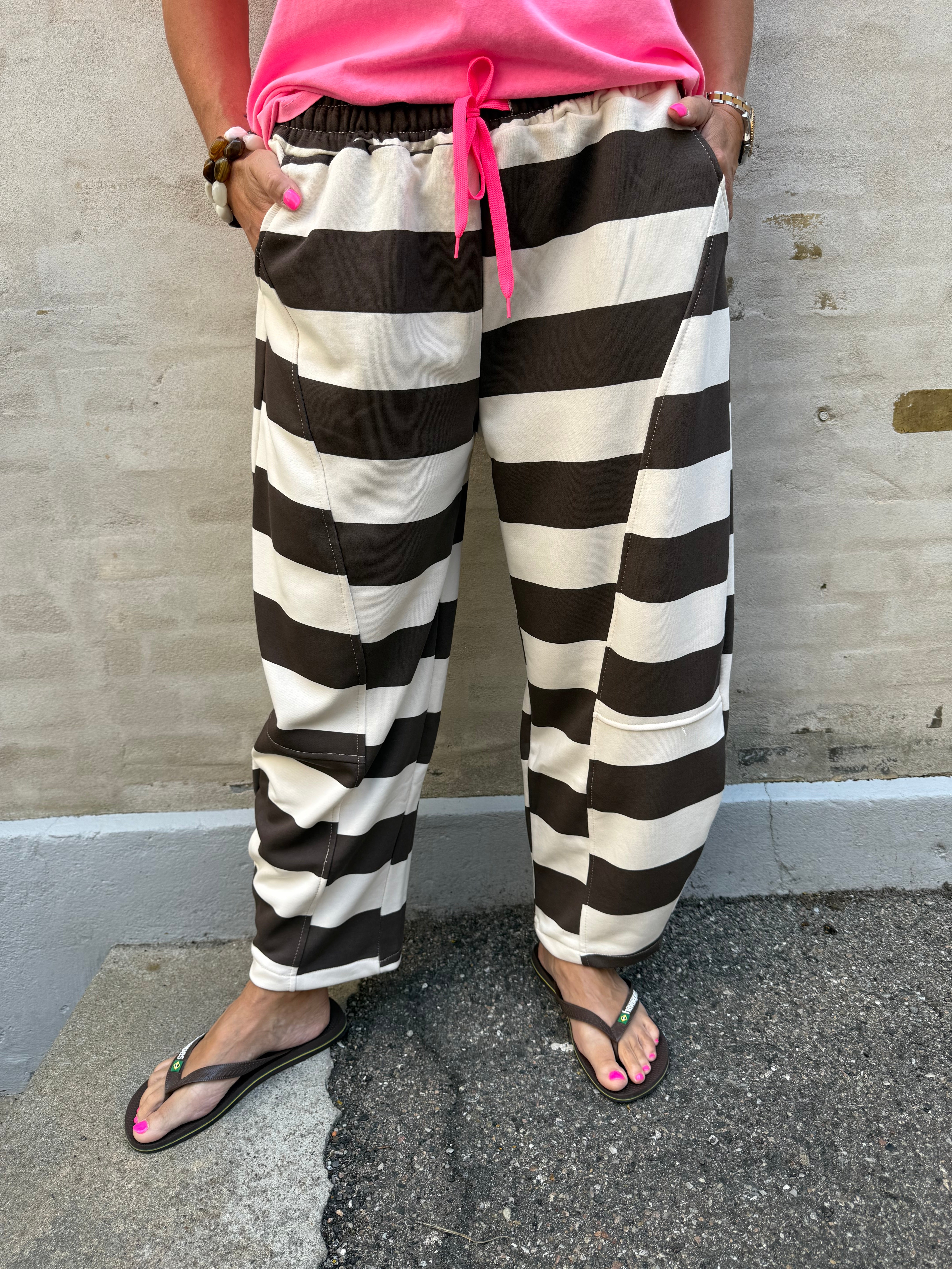 PREORDER- Very Striped Sweatpants - Off White/Brown