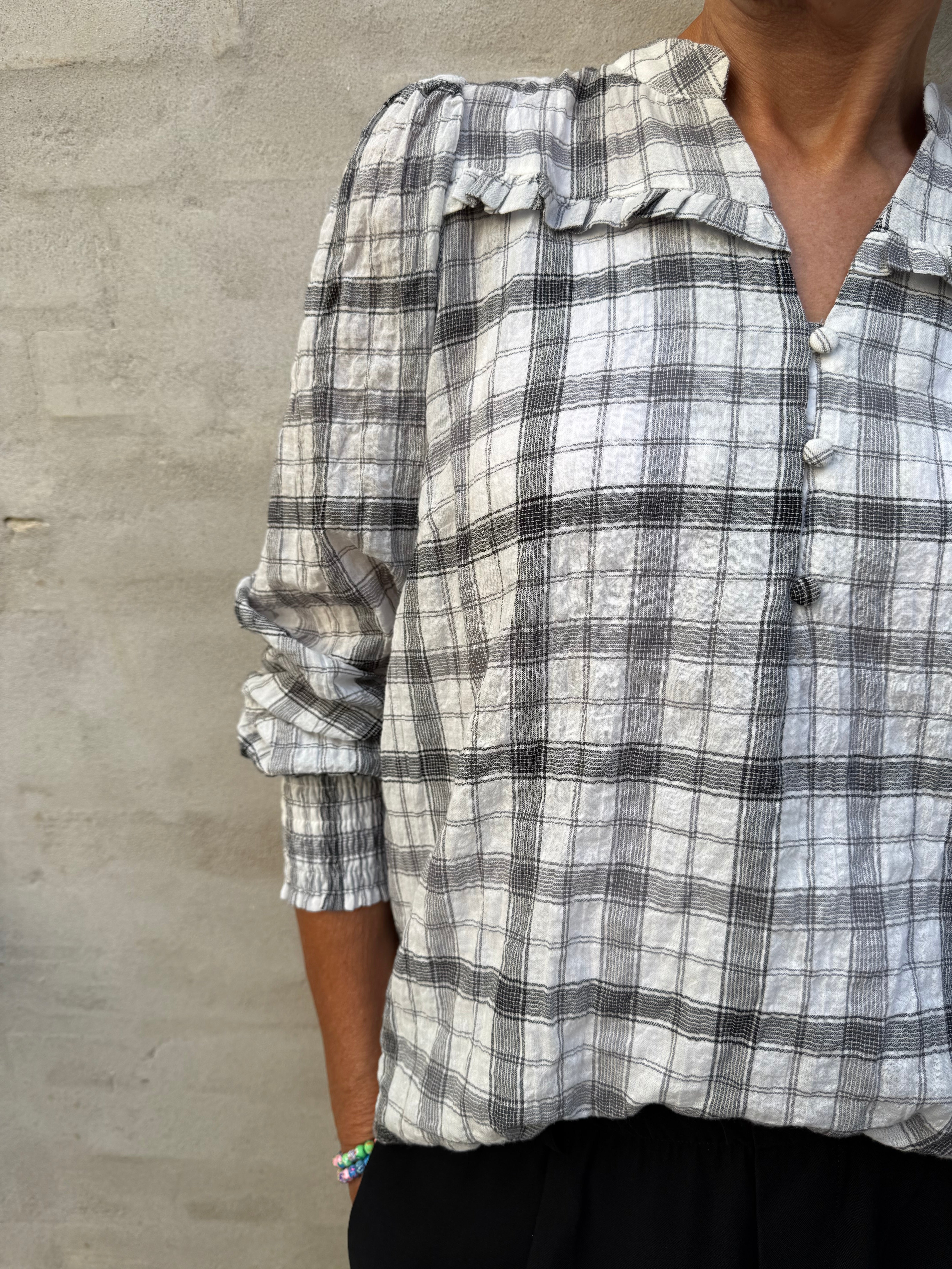 Sally Check V-Blouse - Off White