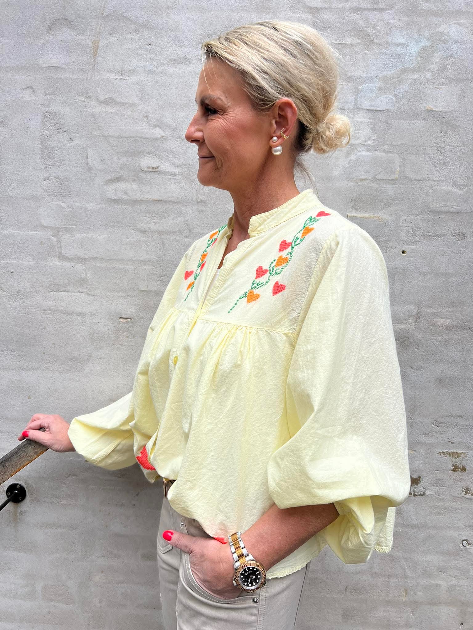 Lux Shirt w. Embrodery - Yellow