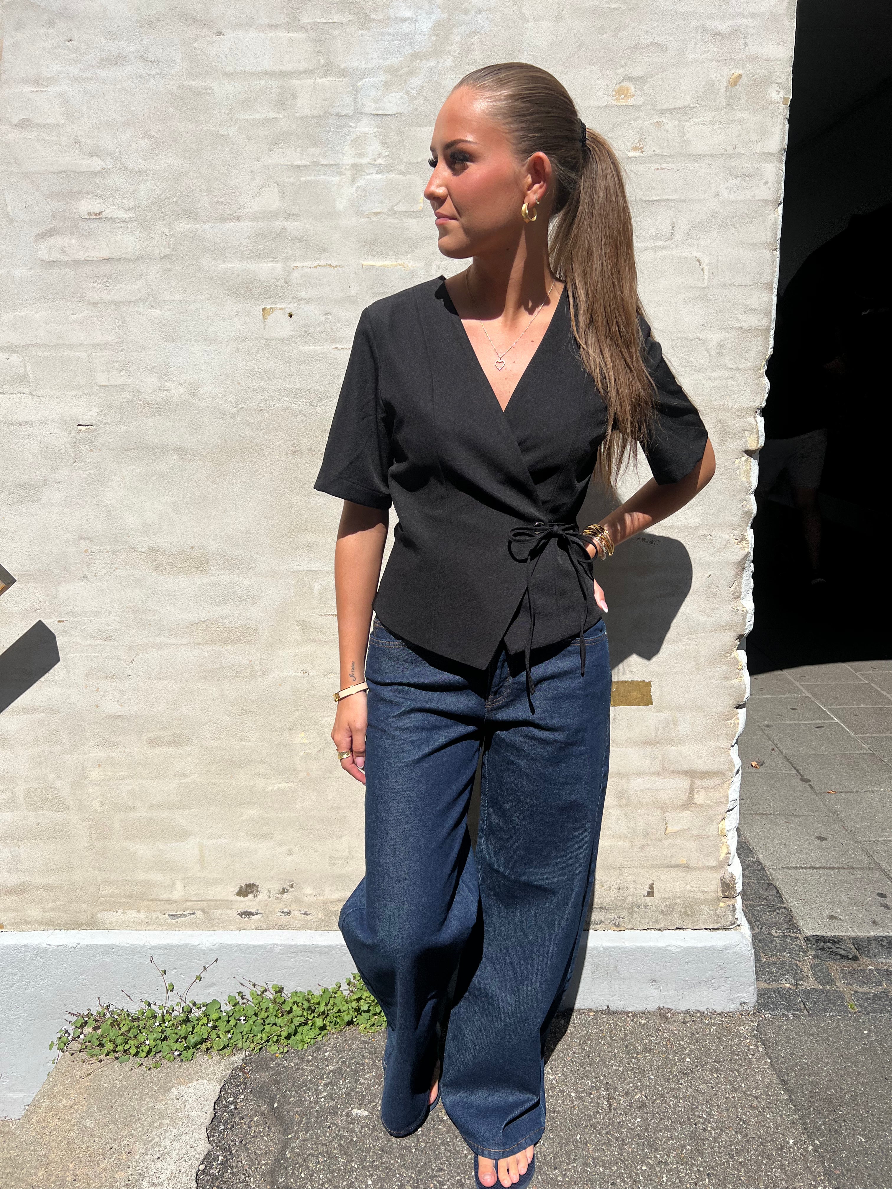 Simmo Eyelet Blouse Black