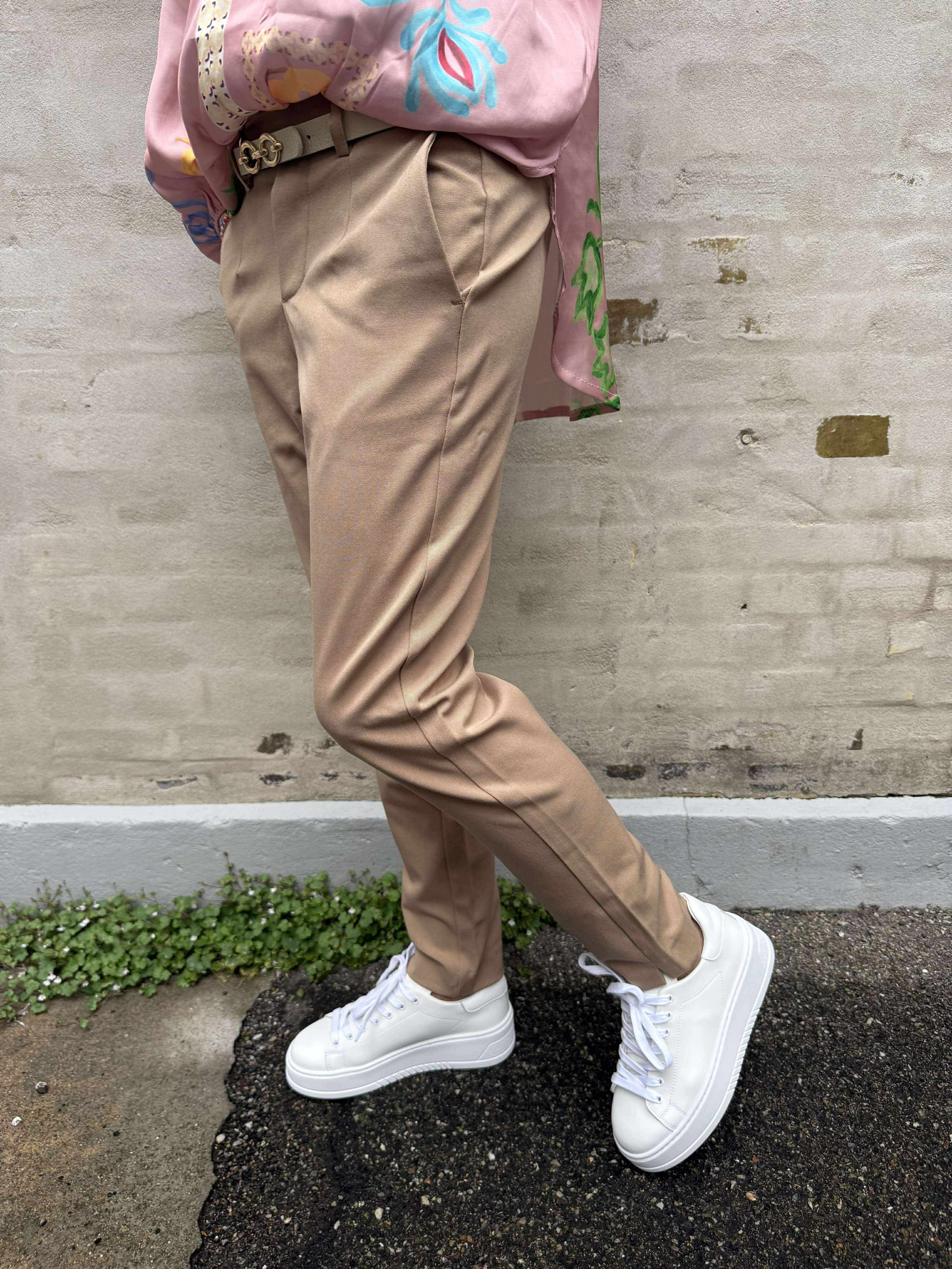 Lisa Slim Pant - Tannin