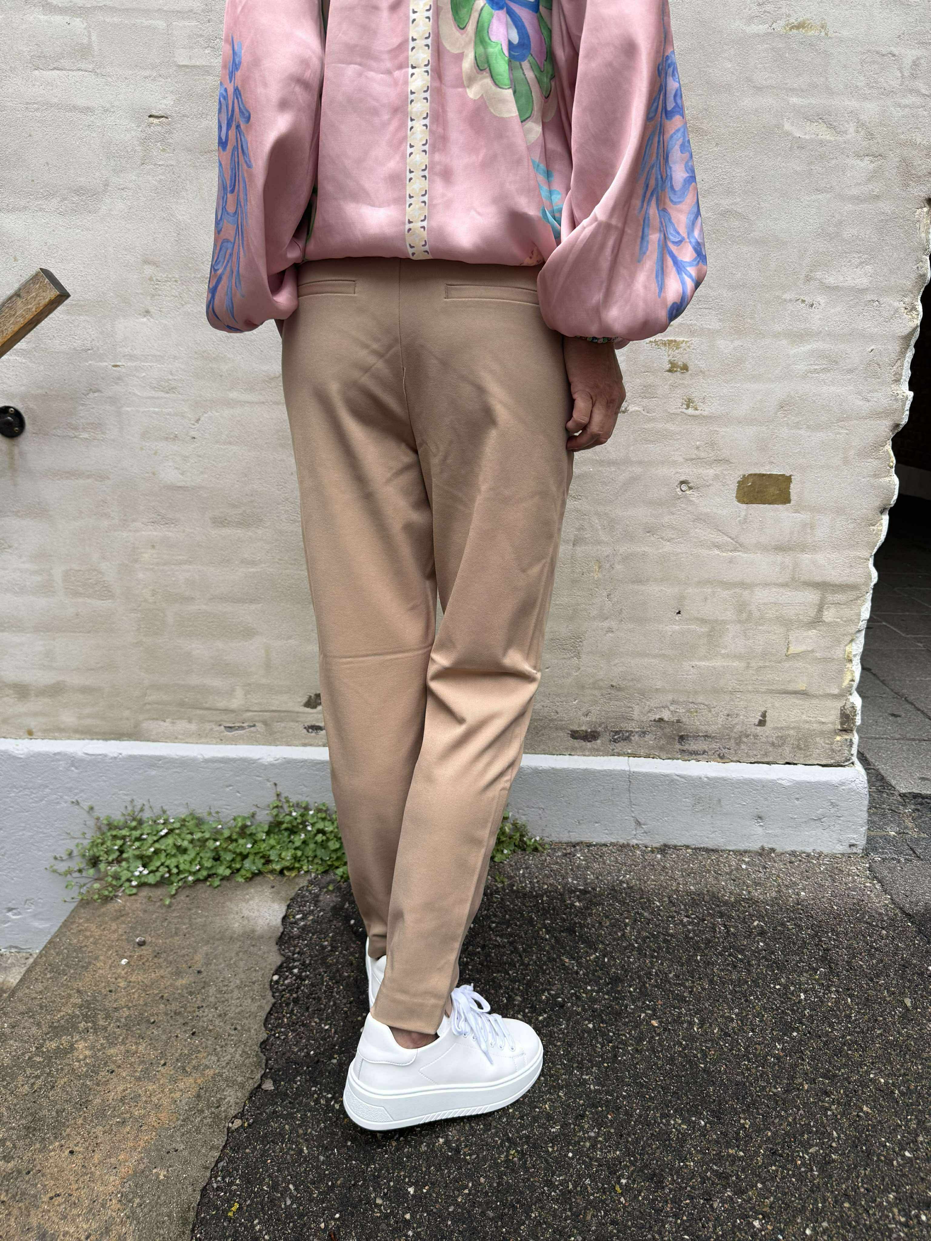 Lisa Slim Pant - Tannin