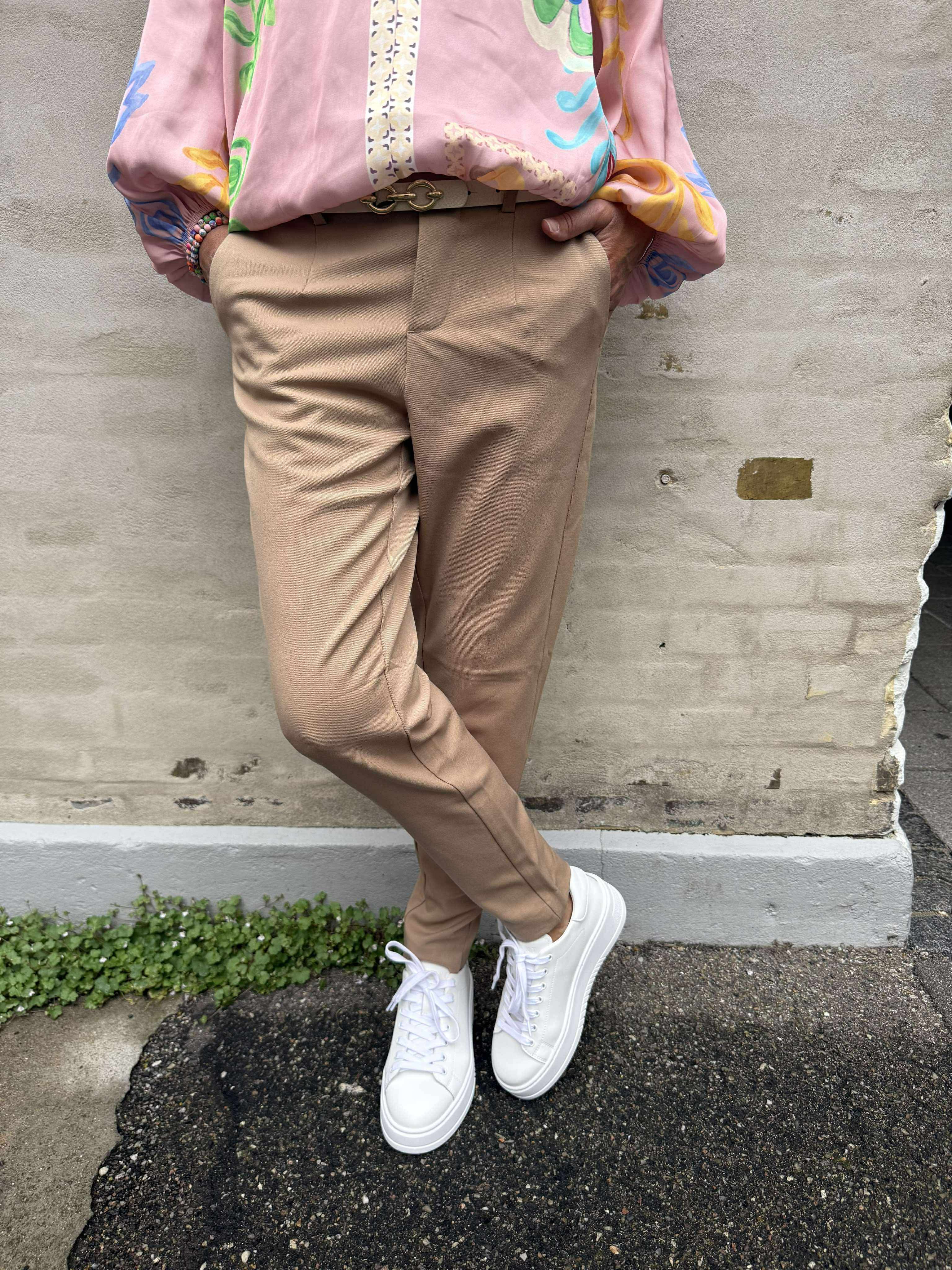 Lisa Slim Pant - Tannin