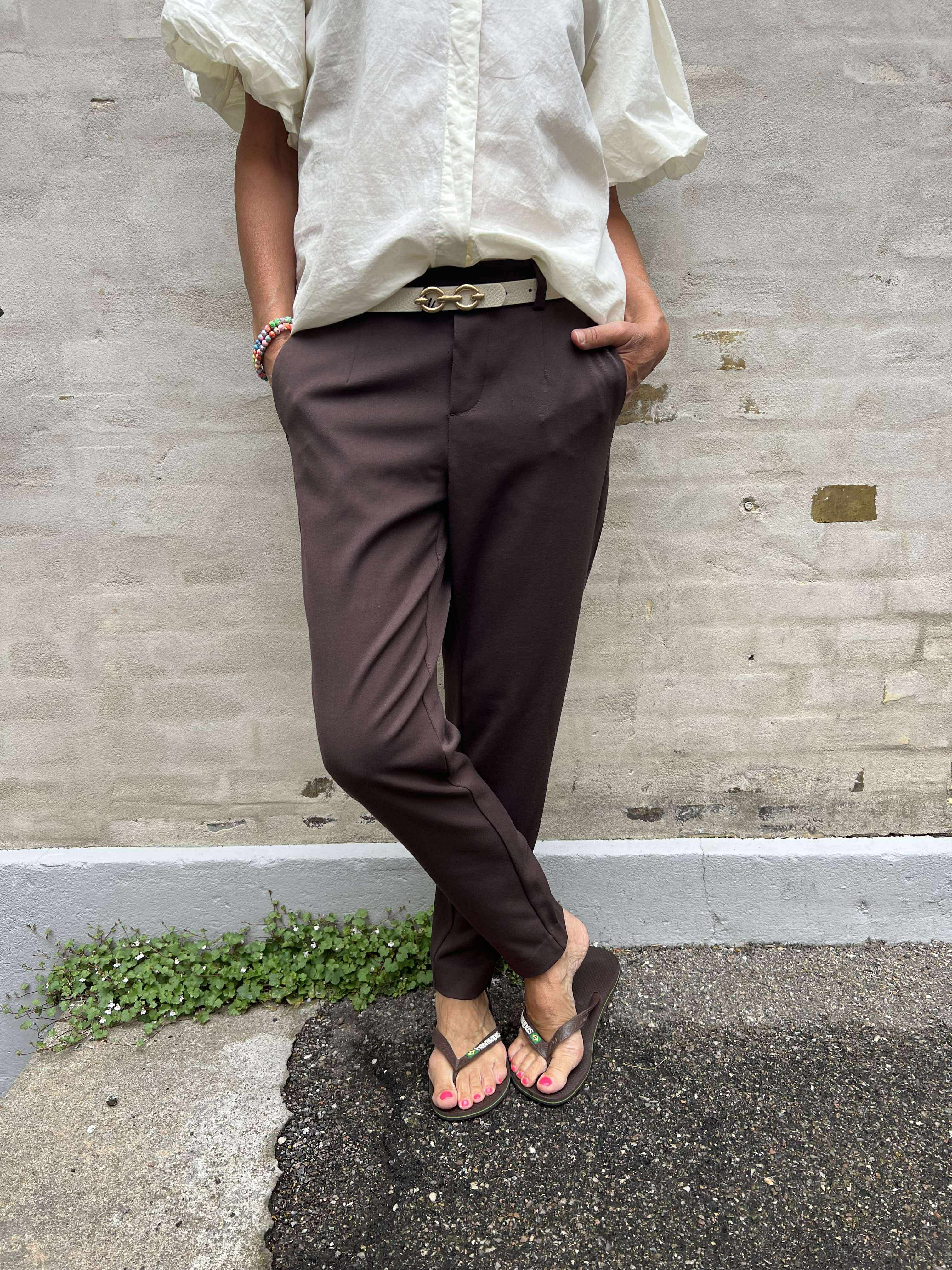 Lisa Slim Pant - Seal Brown