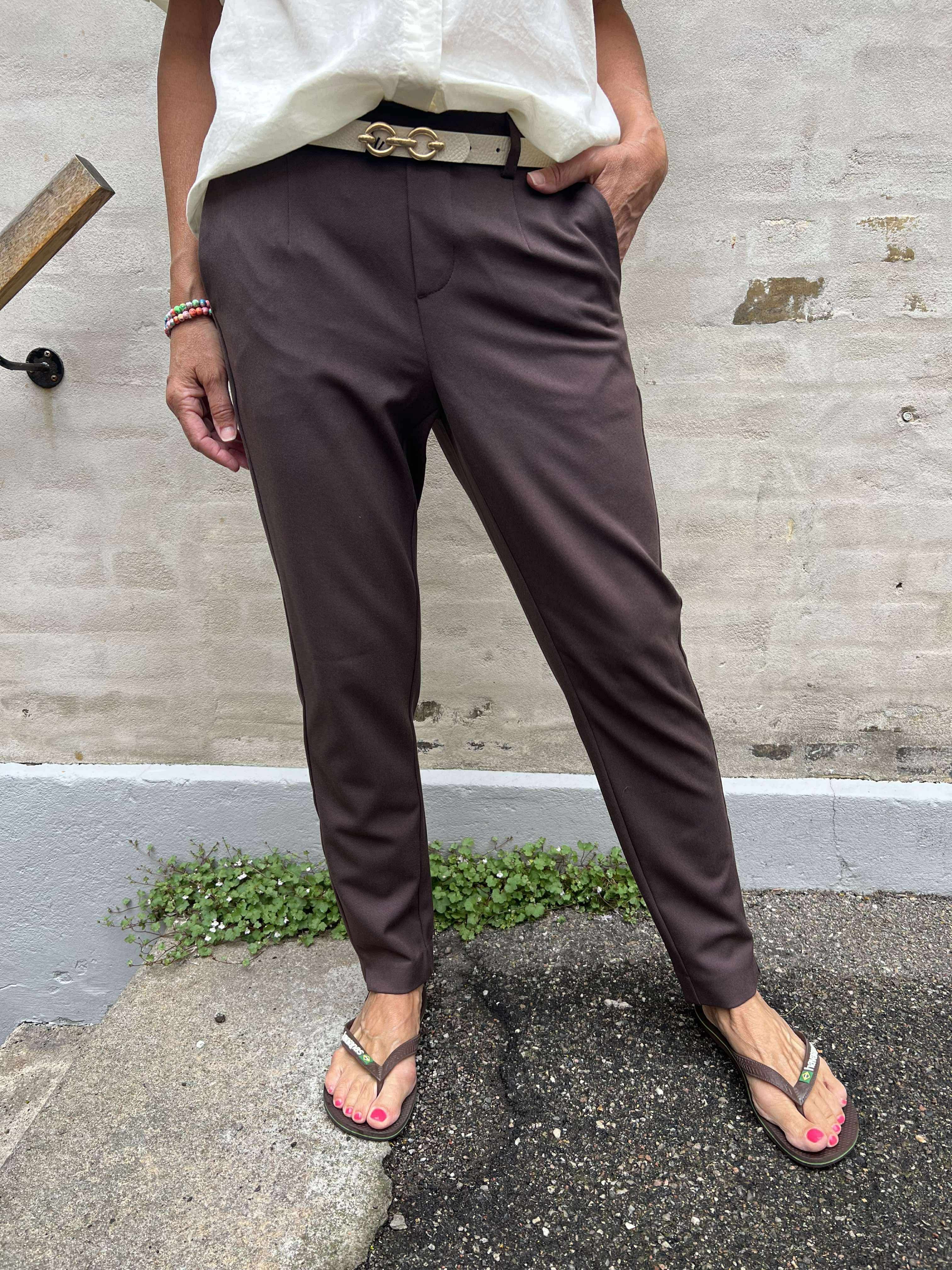 Lisa Slim Pant - Seal Brown