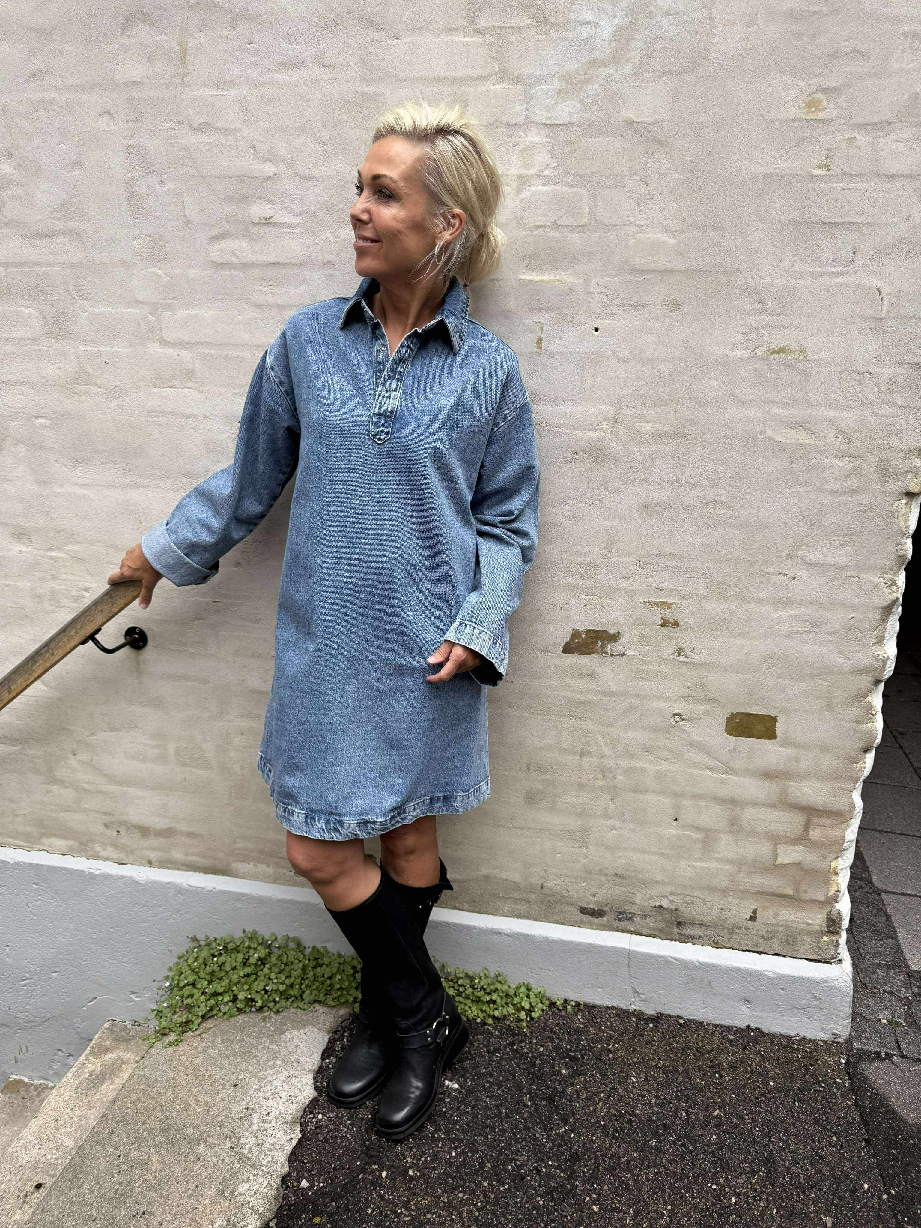 KENYA A-SHAPE DENIM DRESS - Medium Denim Blue