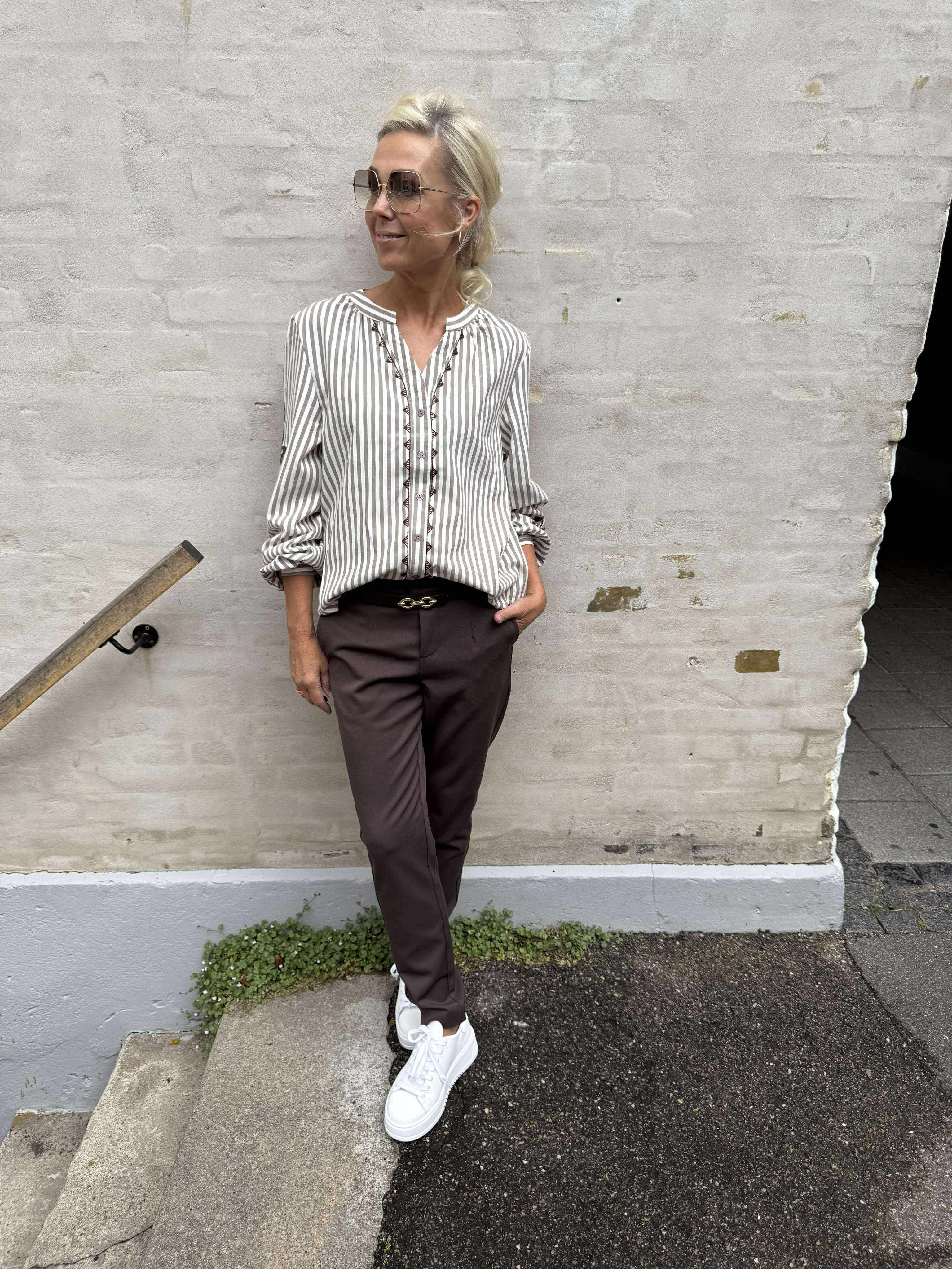 Stribet skjorte w. brodery - Marron