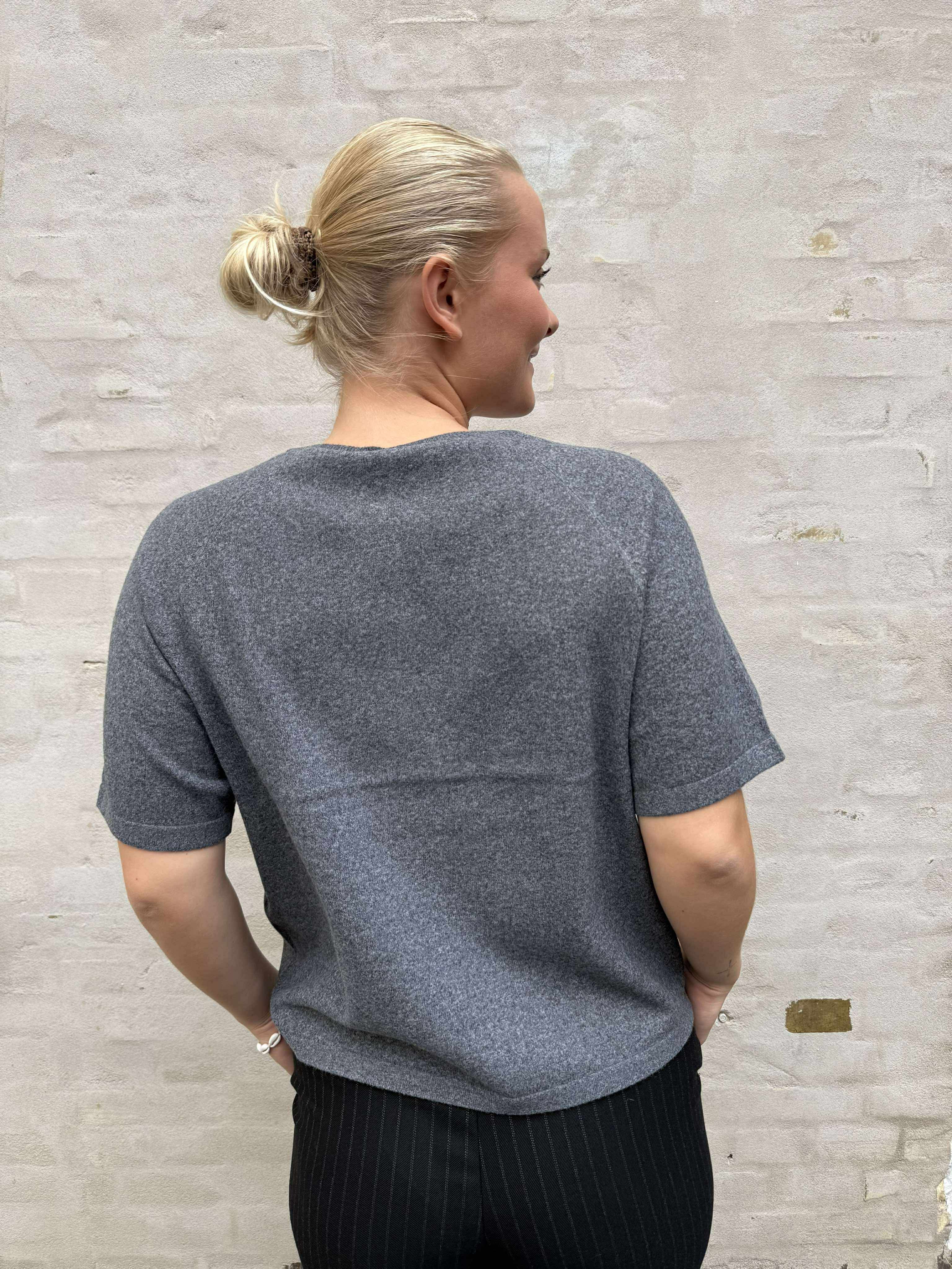 BREE O-NECK KNIT - Dark Grey Melange