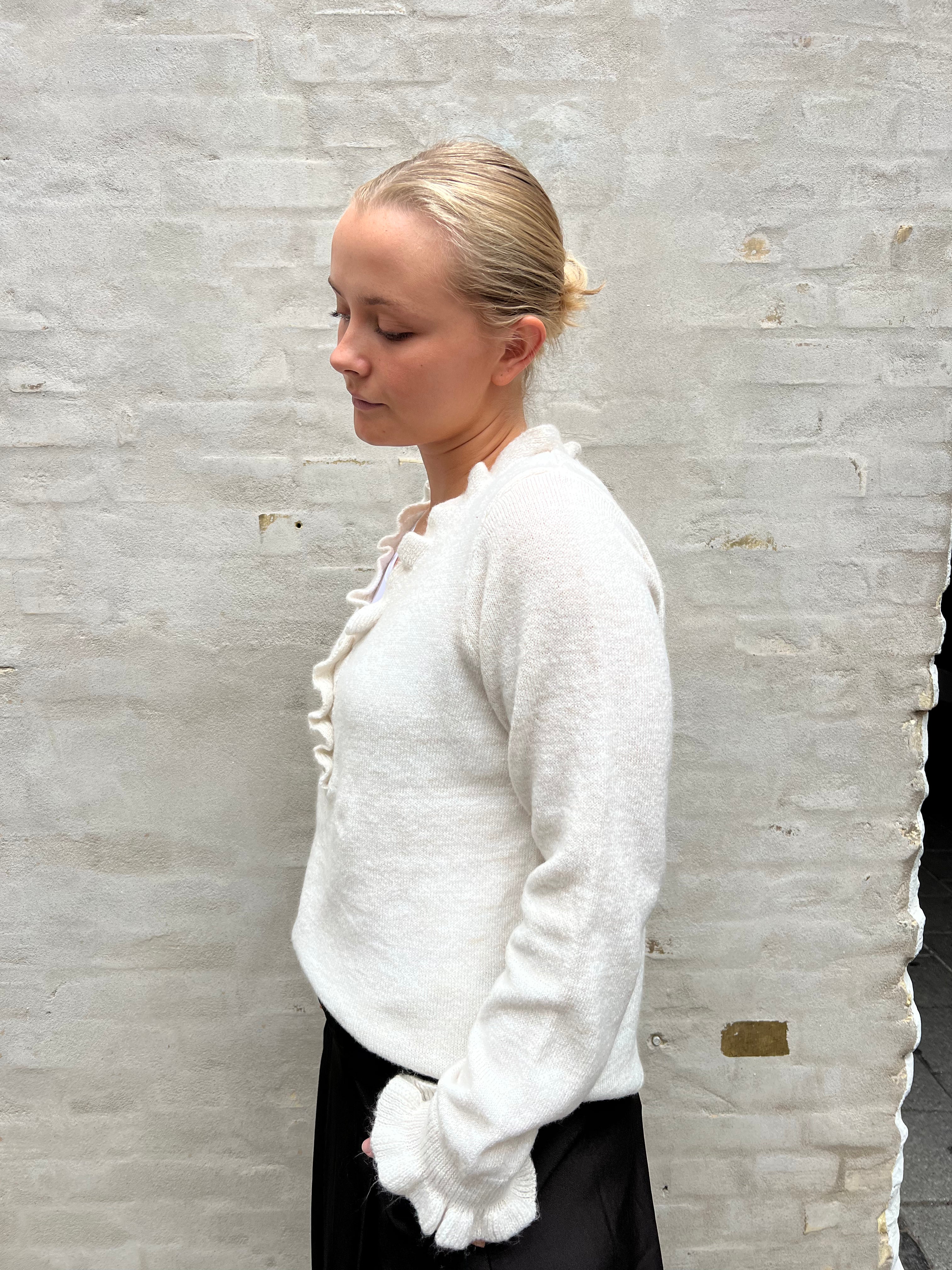 LETTY V-NECK FRILL PULLOVER - Egret MELANGE
