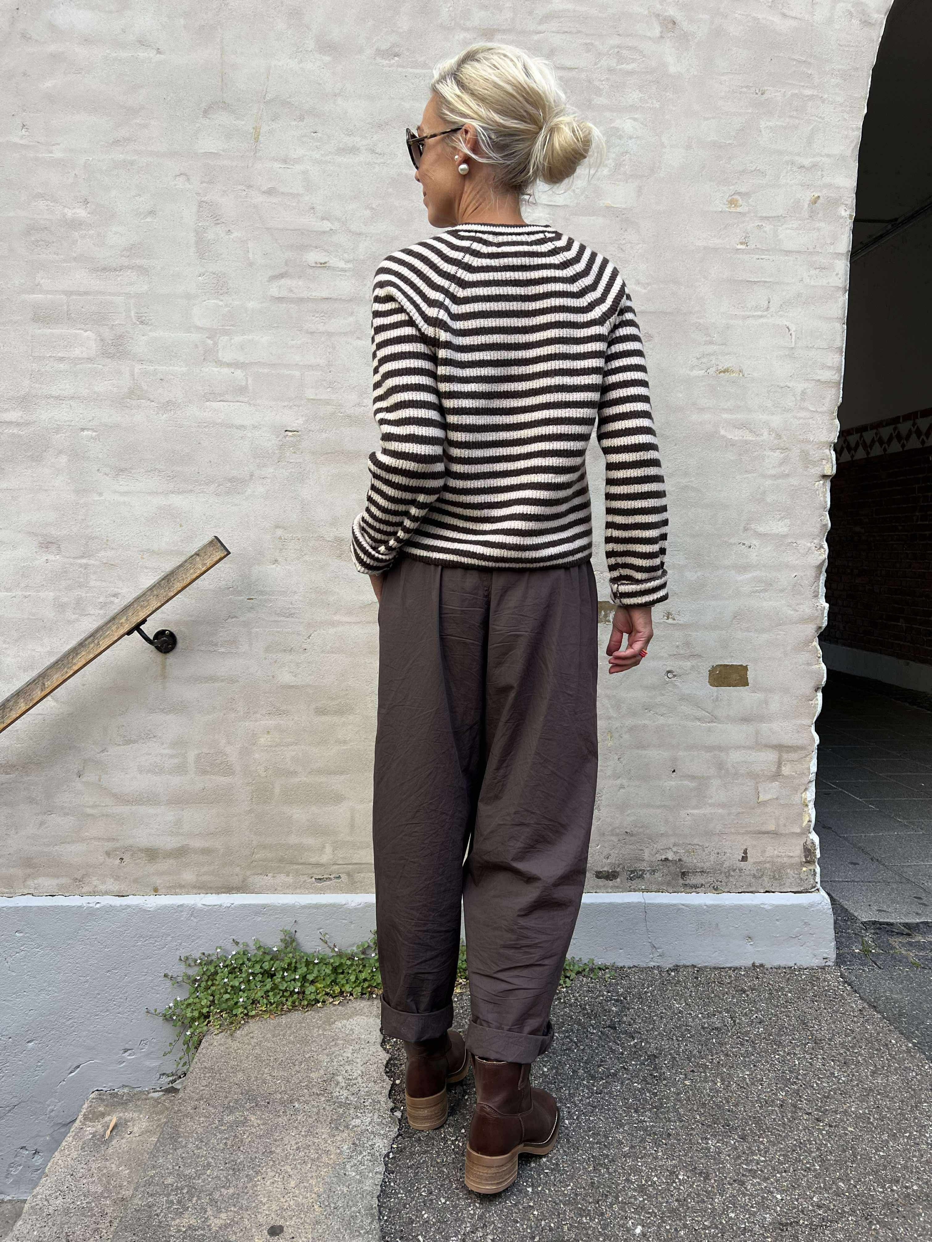 MALOU O-NECK STRIPE CARDIGAN - Silver Gray/HOT FUDGE