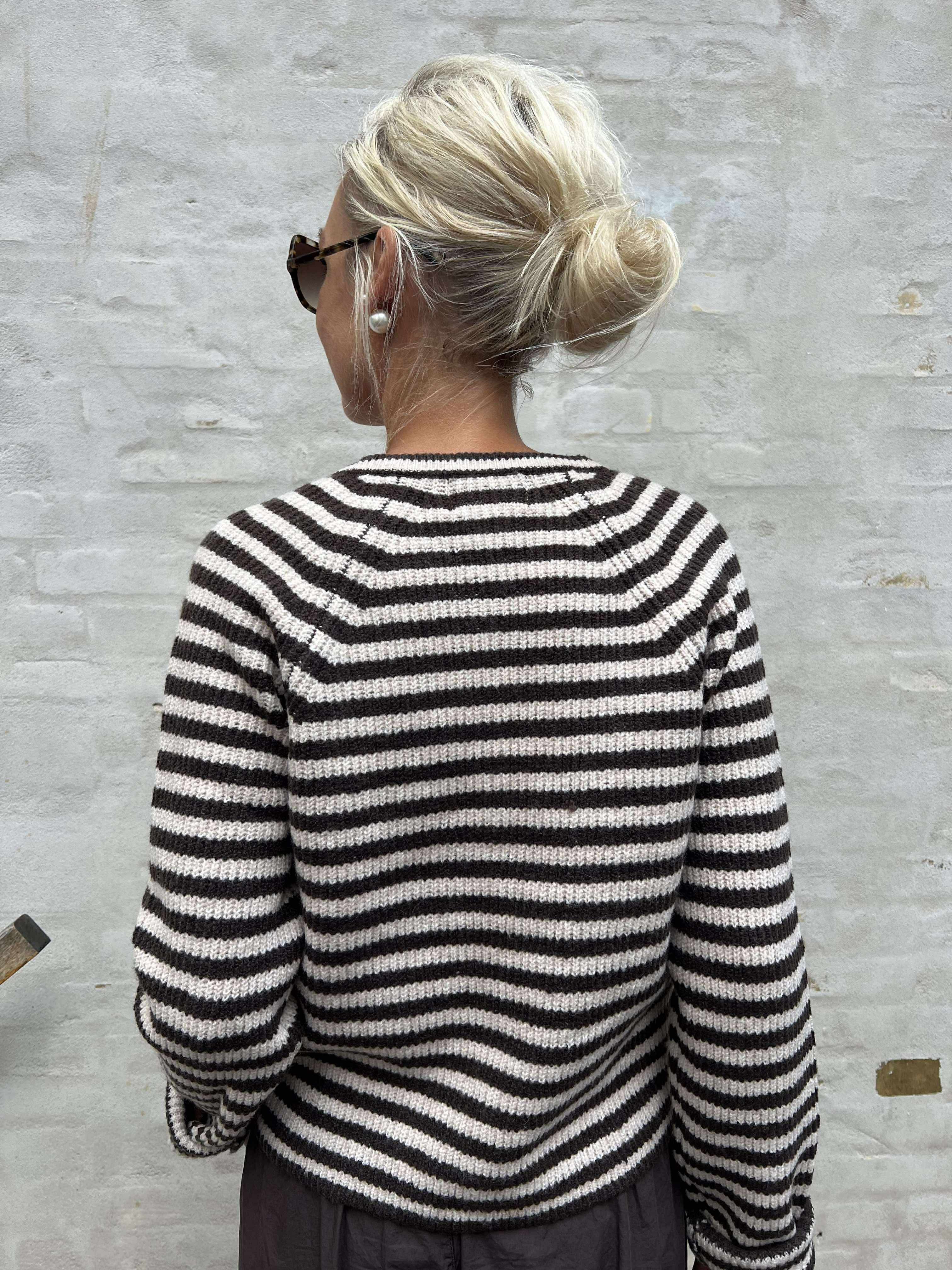 MALOU O-NECK STRIPE CARDIGAN - Silver Gray/HOT FUDGE