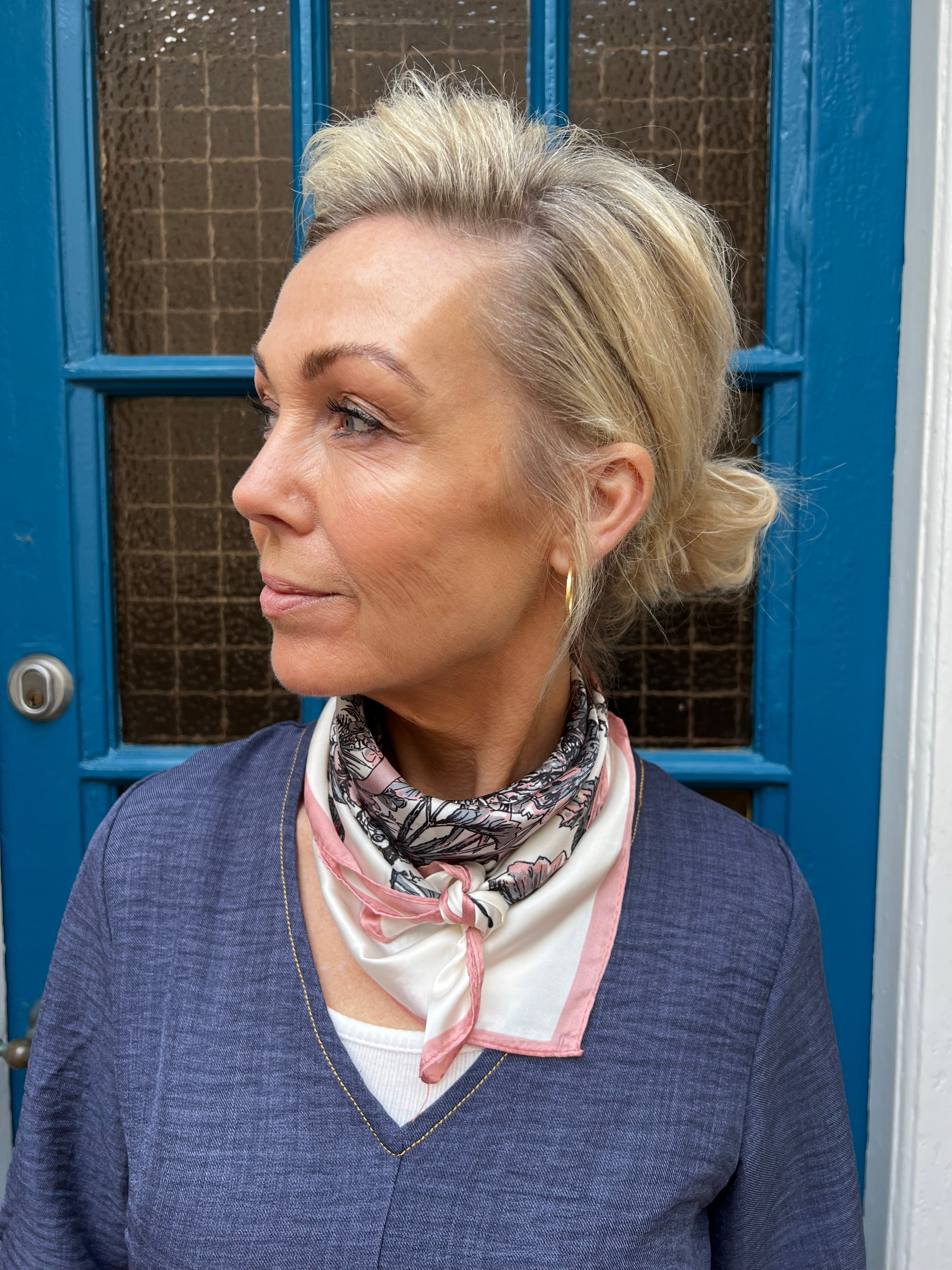Rosa silk scarf