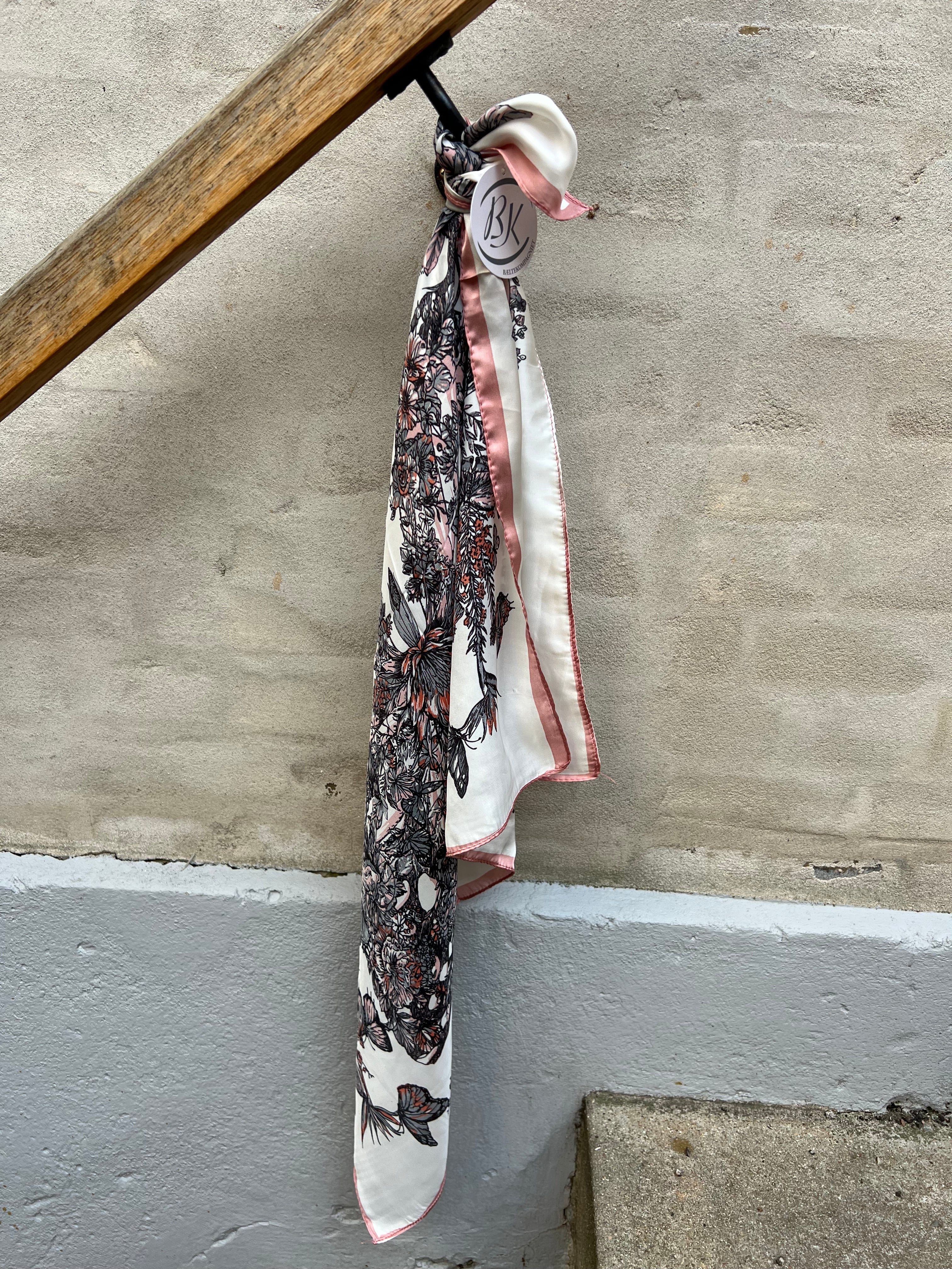Rosa silk scarf