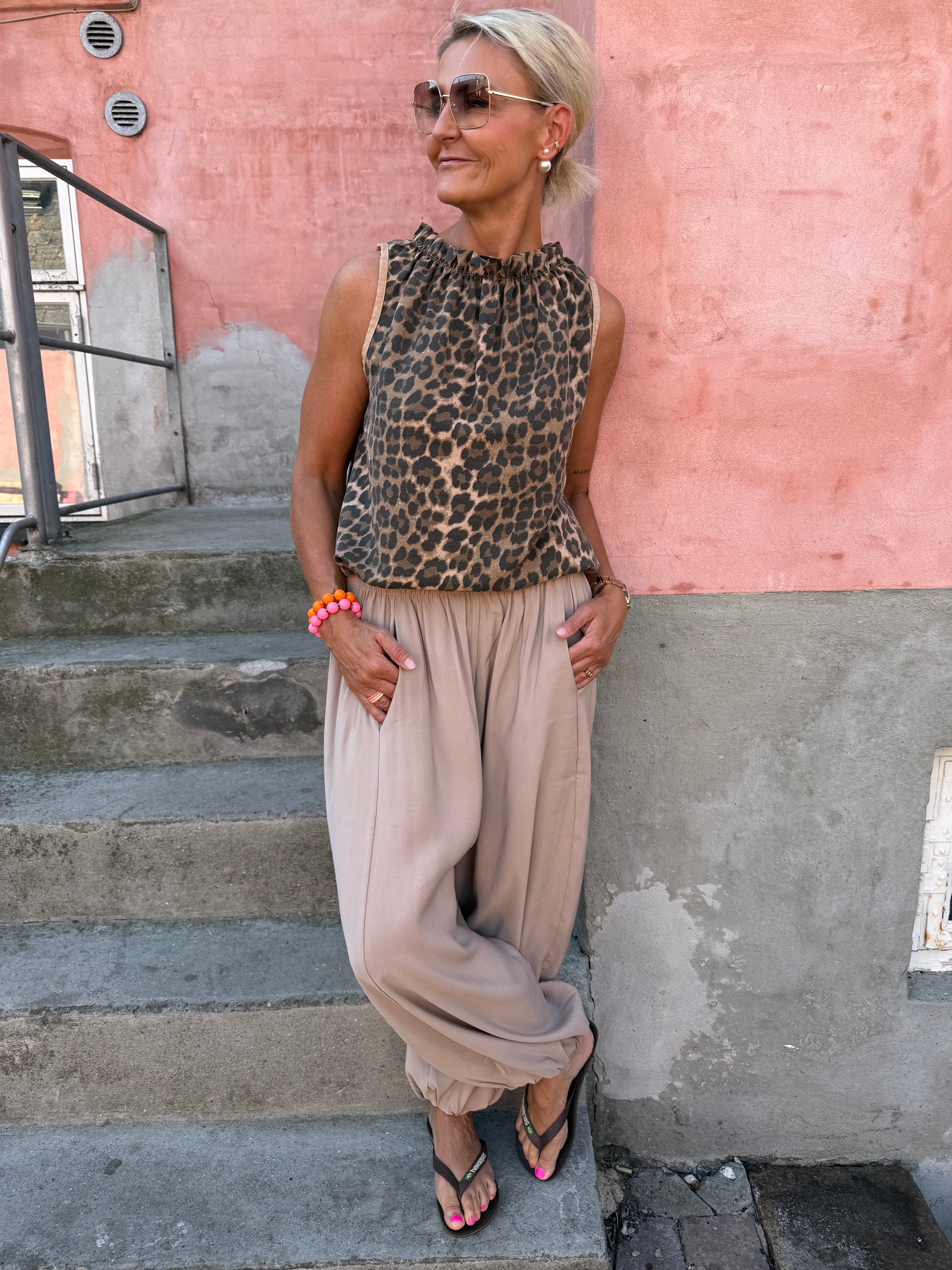 Lucina Top - Camello Leo