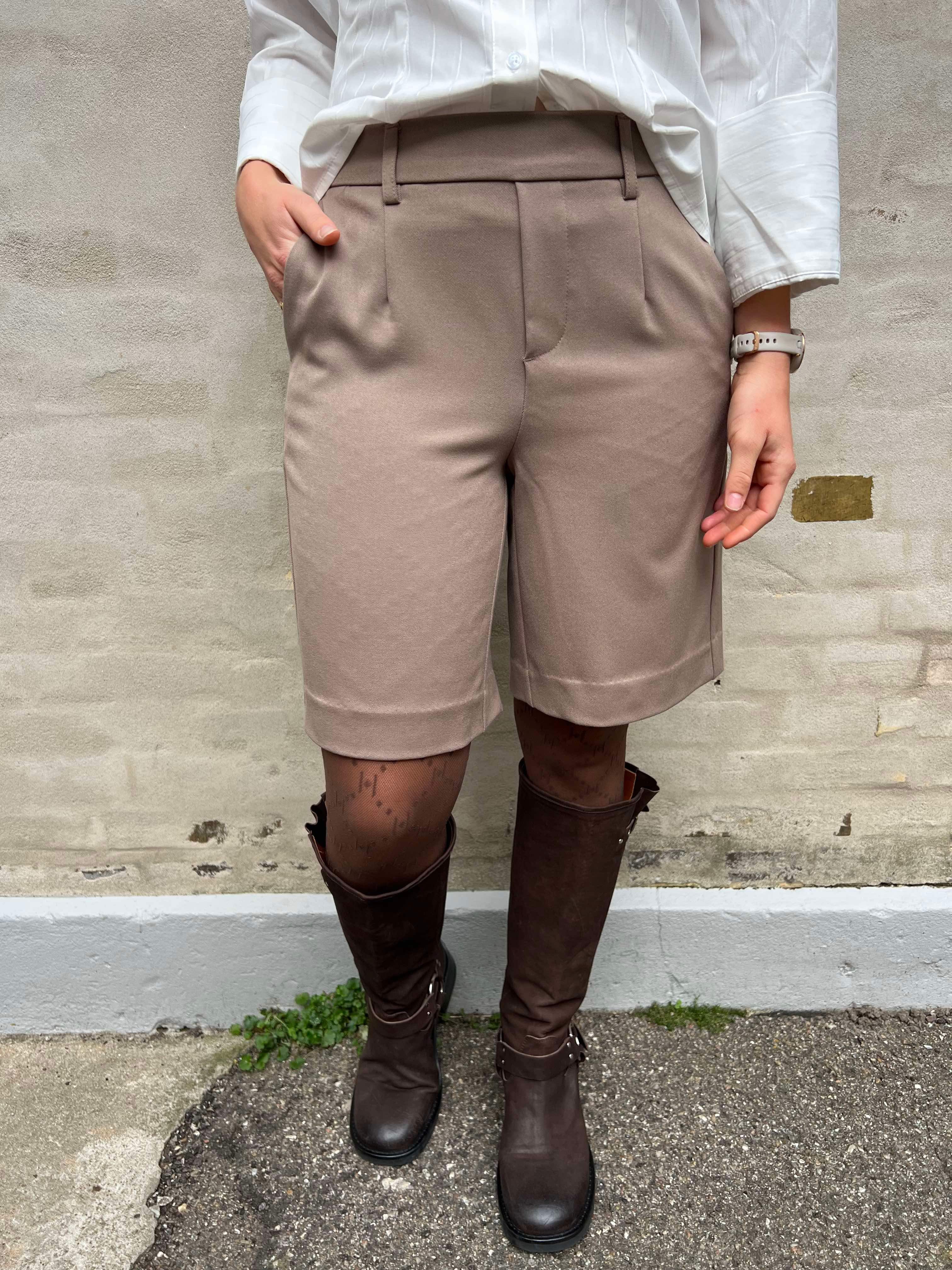 Lisa wide shorts fossil
