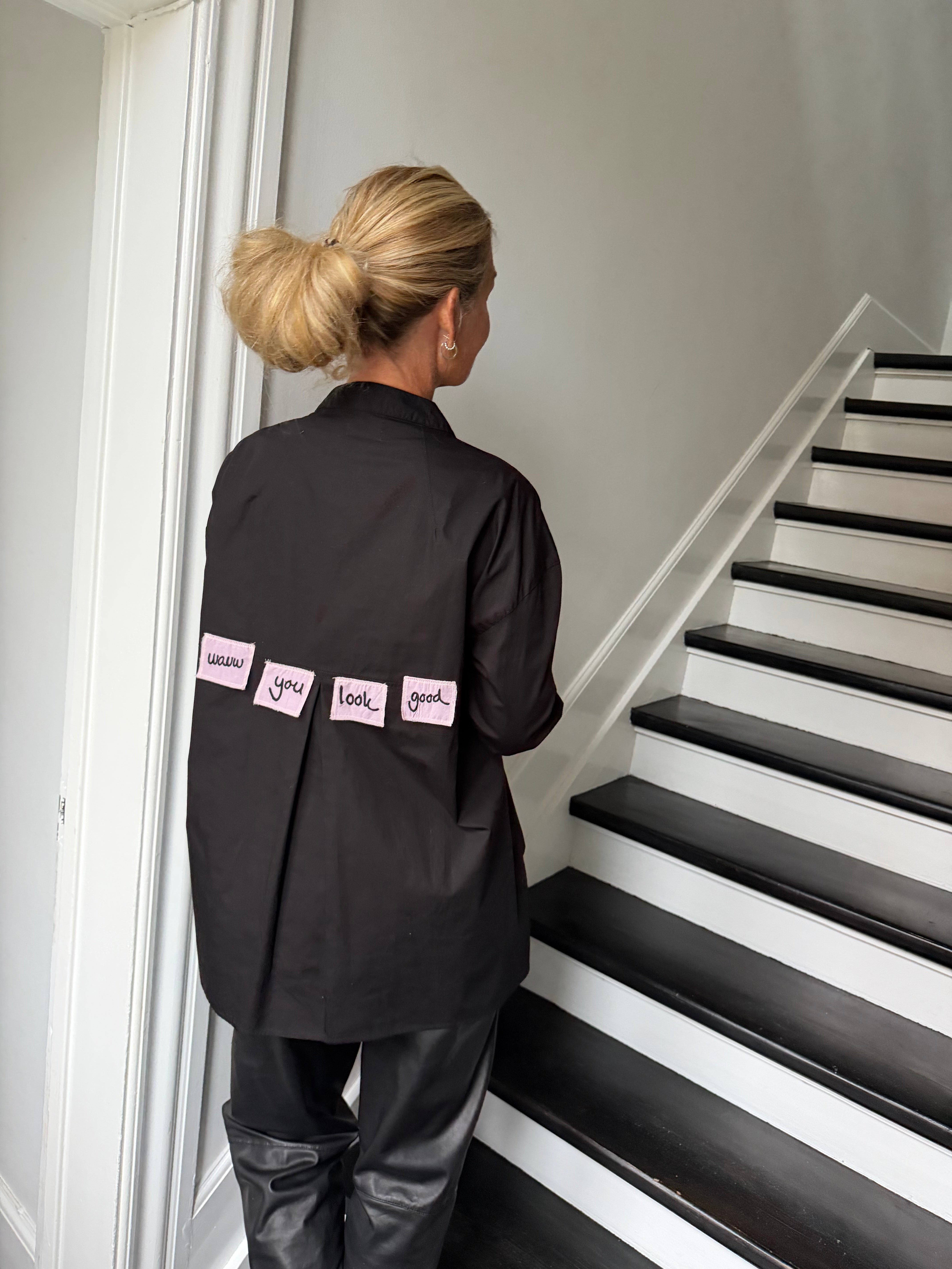 PREORDER-Luna Shirt Wauw You Look Good - Black