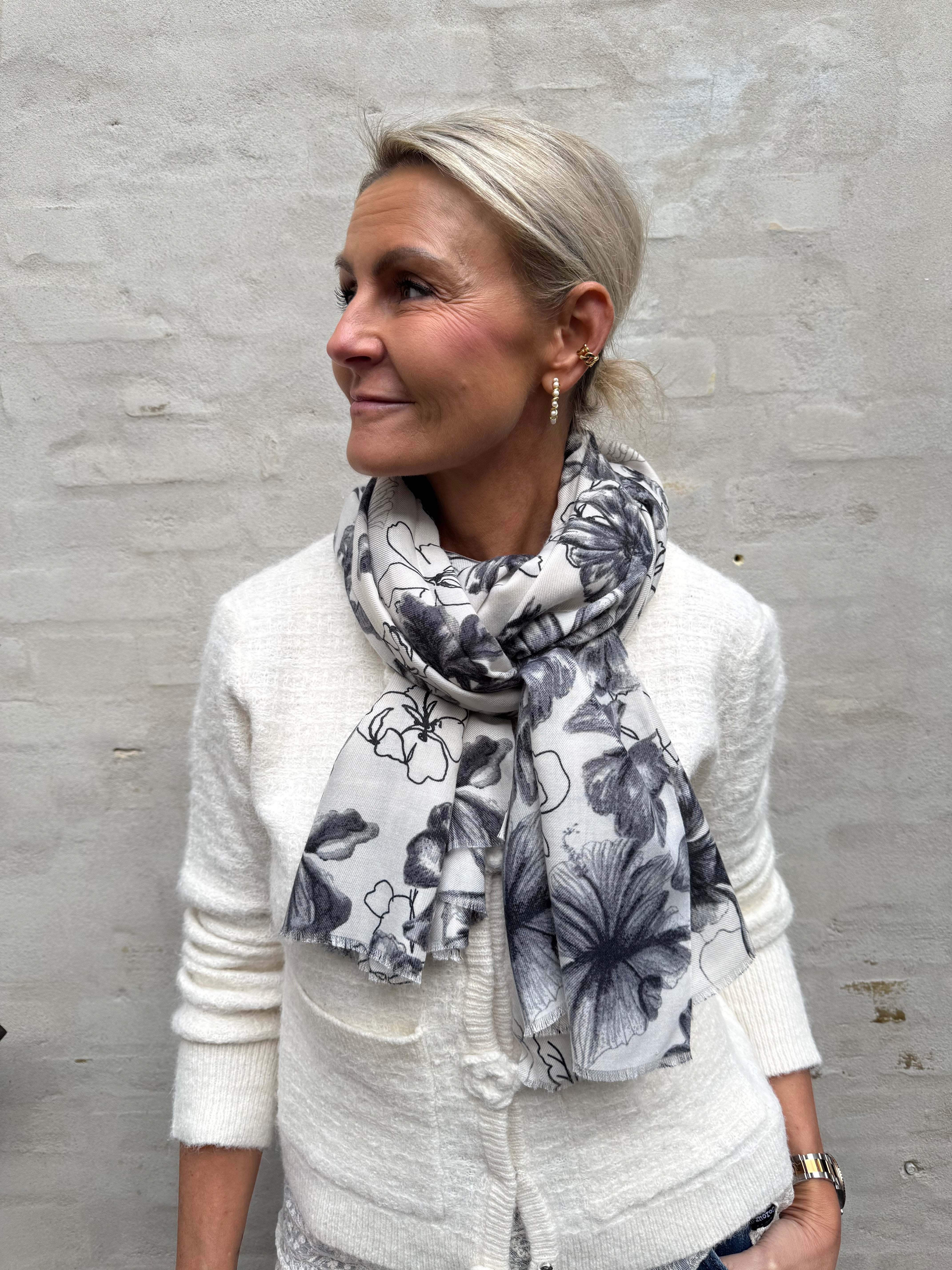 Flower Scarf - Black