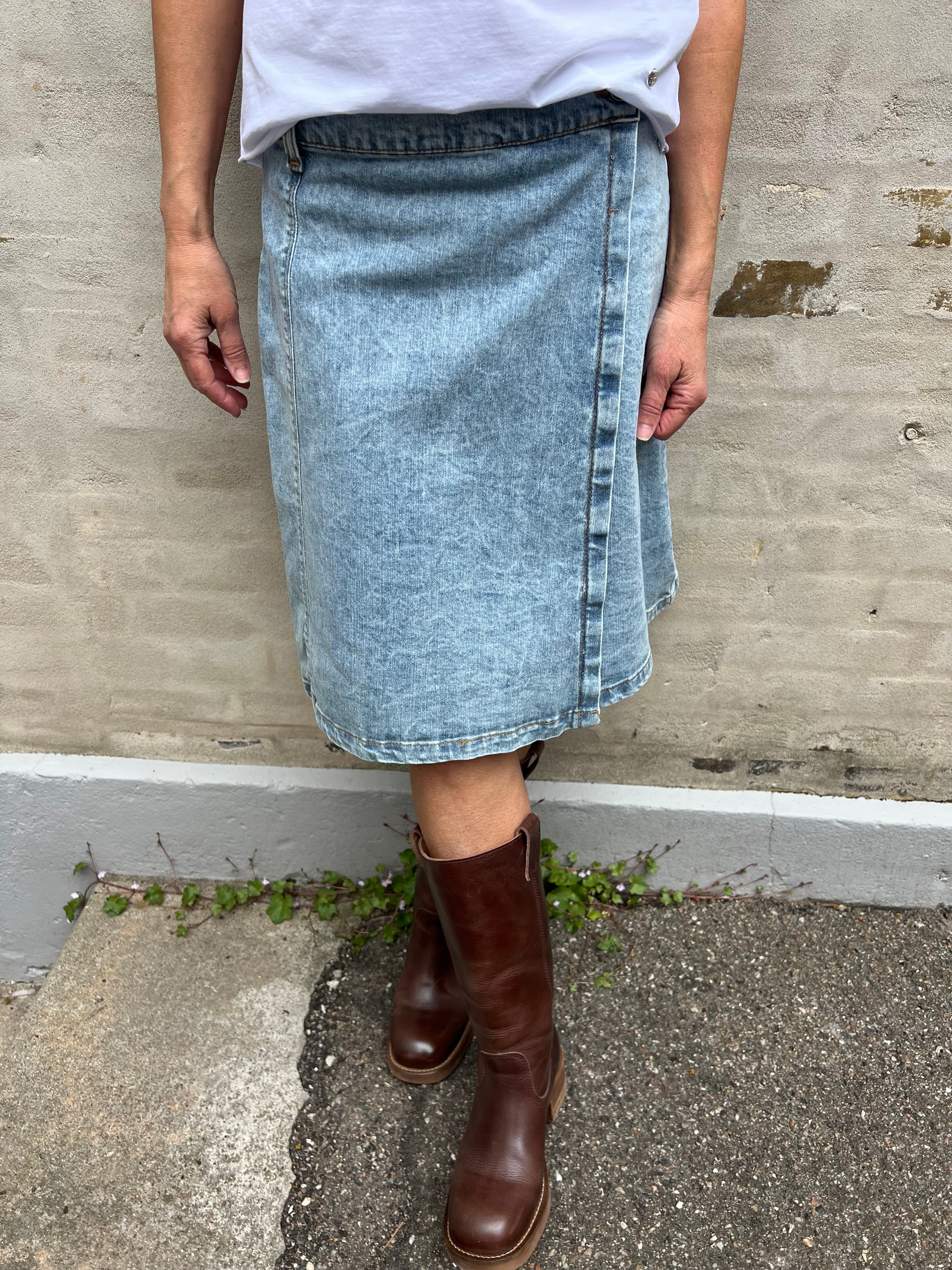 Russel short wrap skirt denim