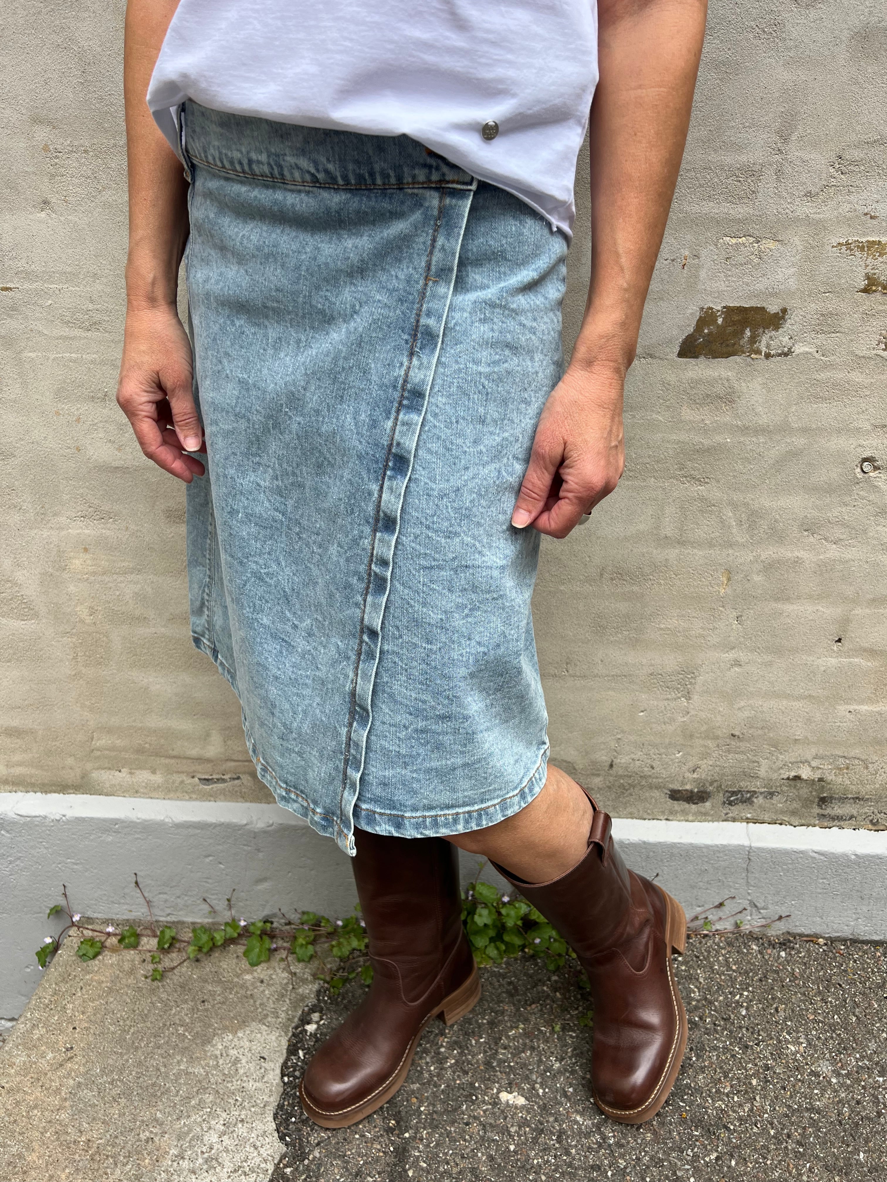 Russel short wrap skirt denim
