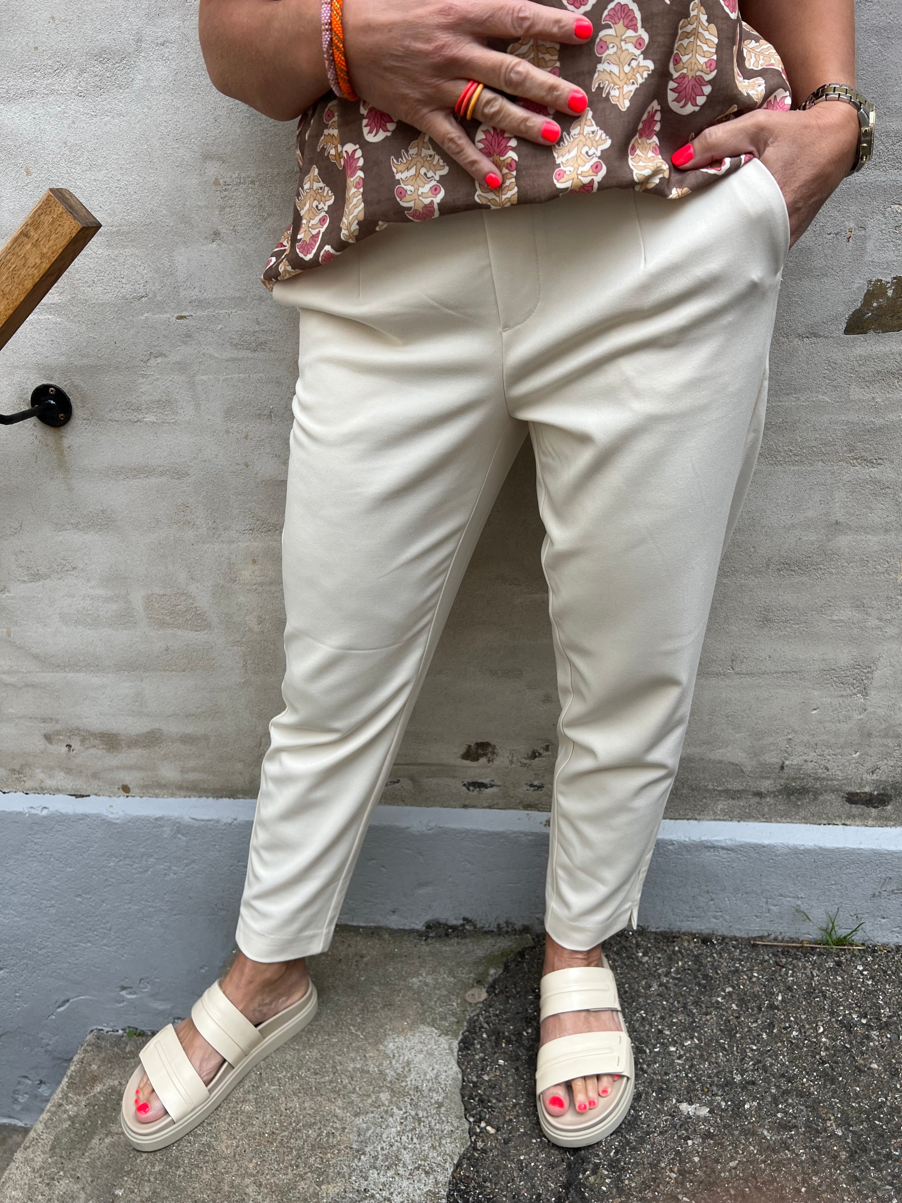 Lisa slim pant - Sandshell