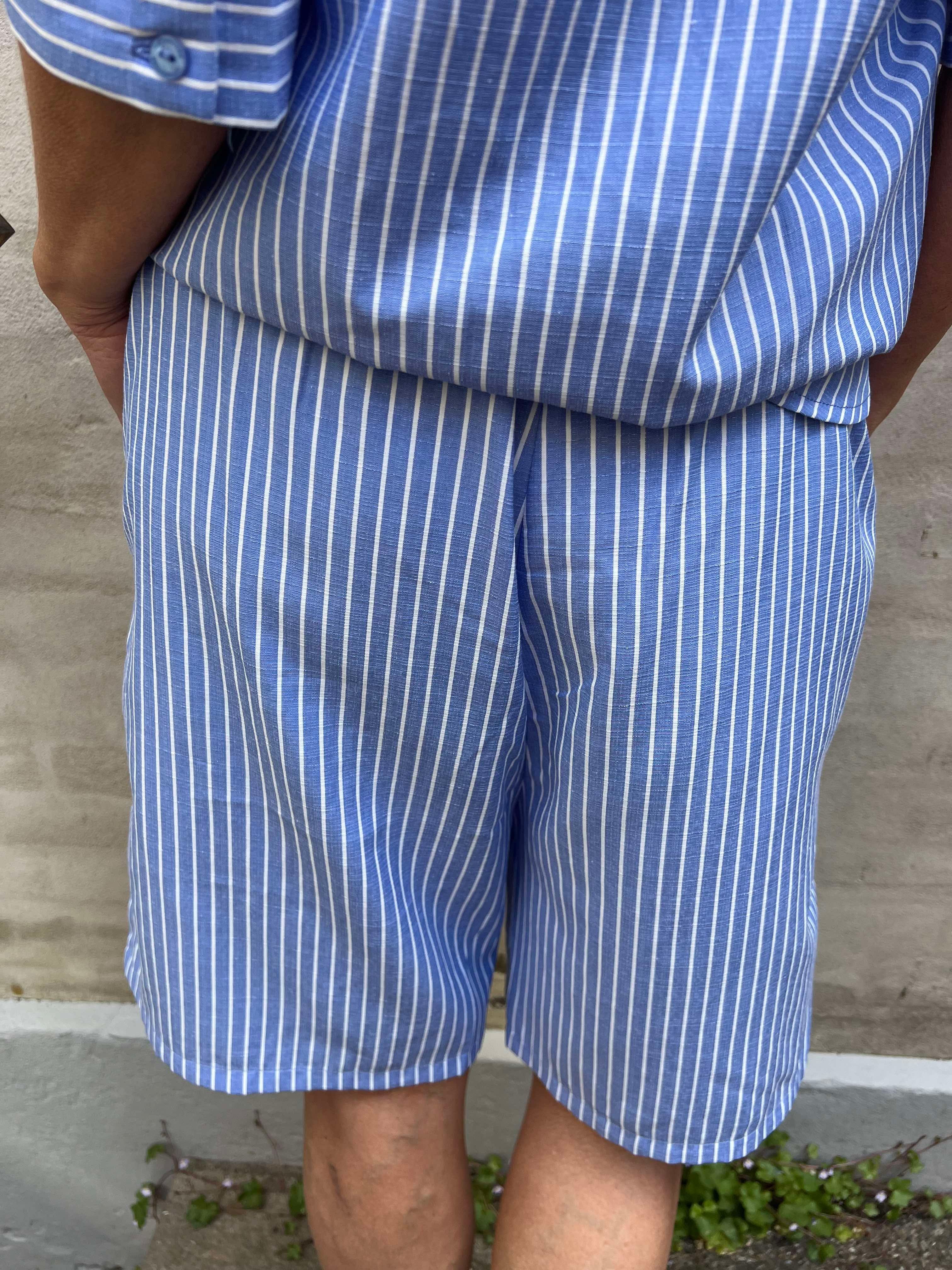 Tea Stripe Shorts Blue