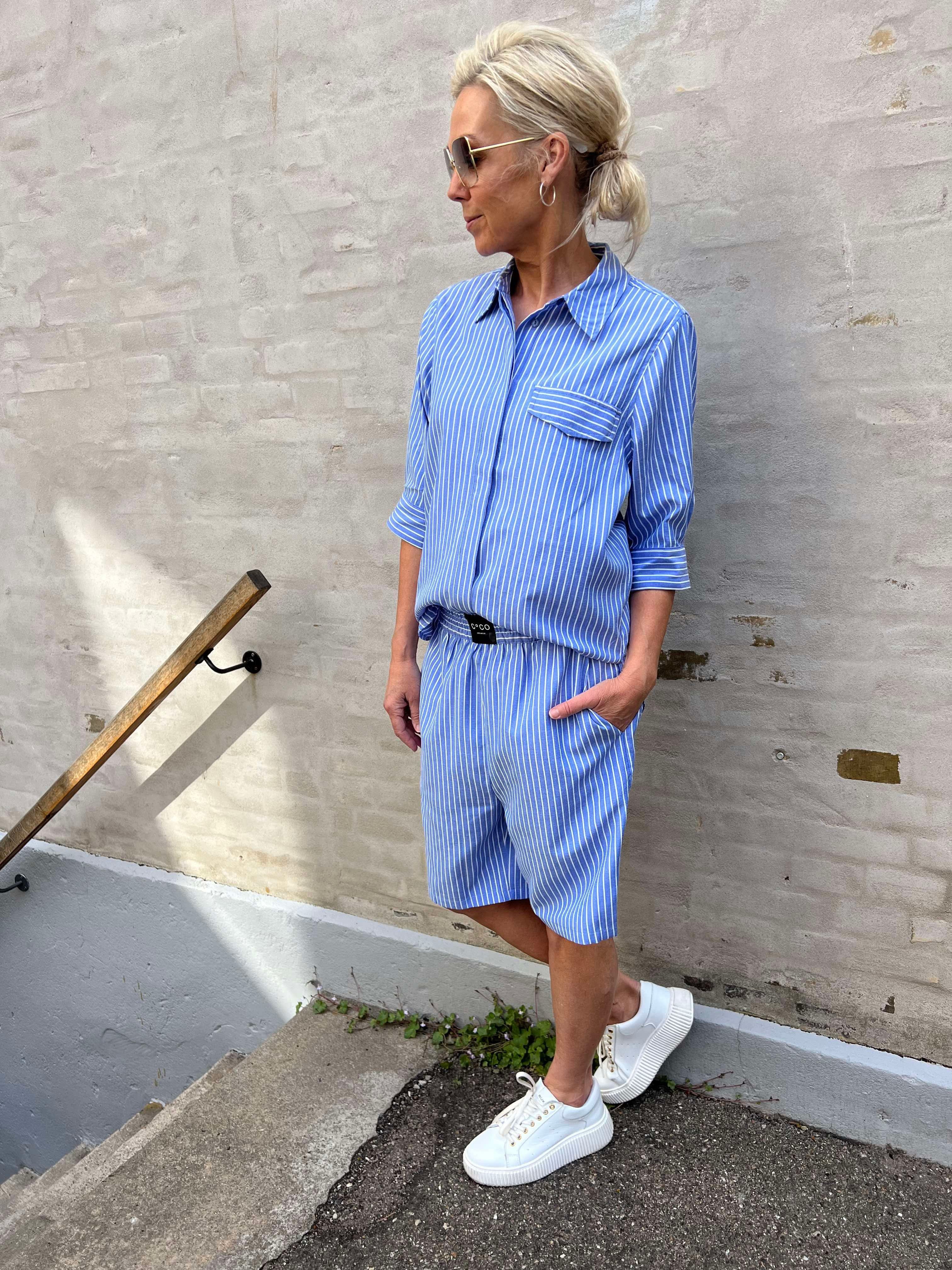 Tea Stripe Shorts Blue