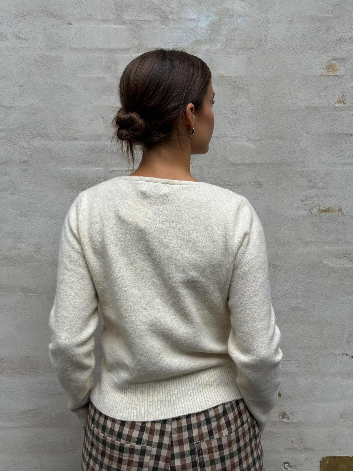 FRANCIE L/S V-NECK CARDIGAN - Birch W. PEARL BUTTON