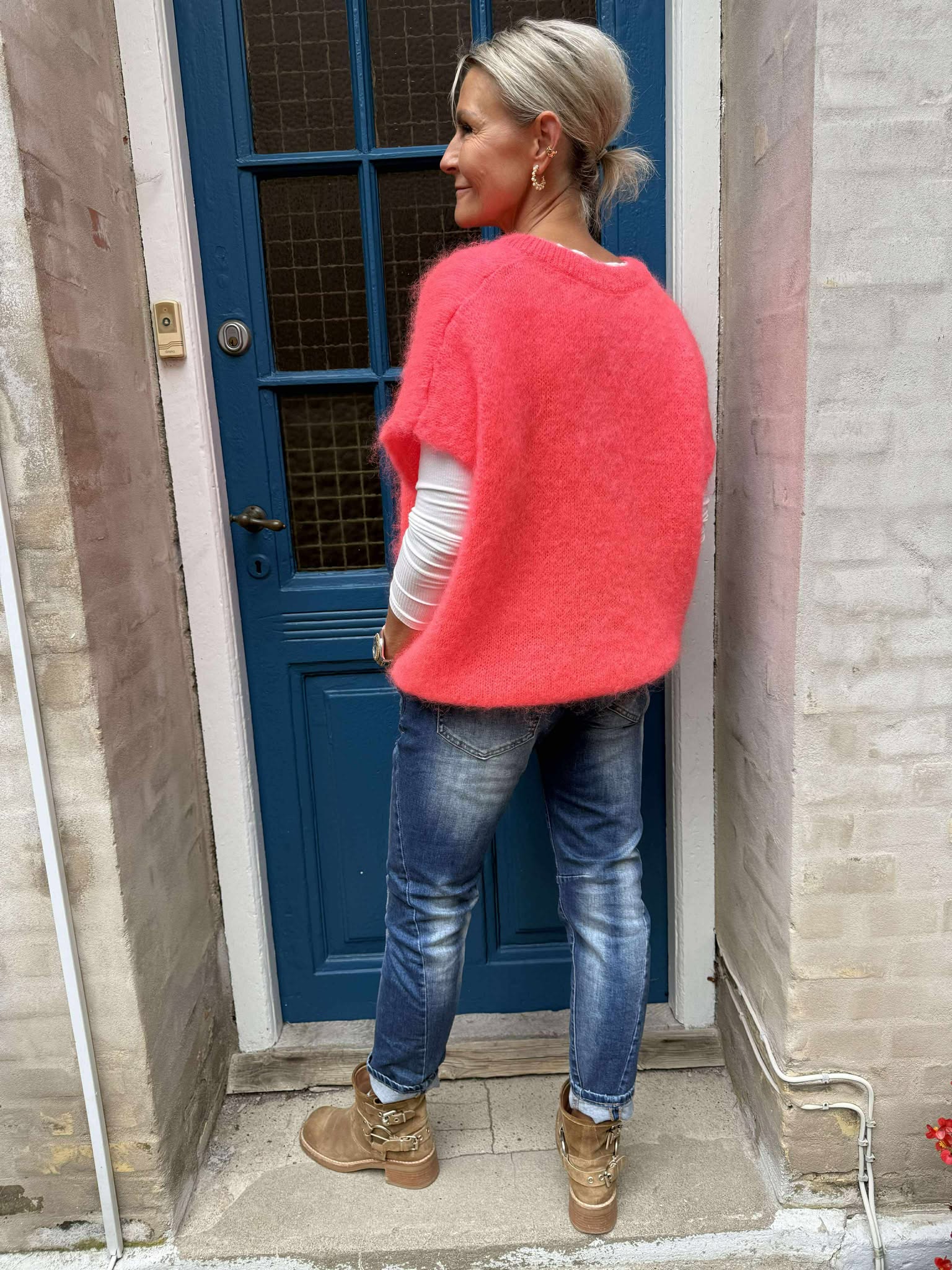 Aurora Strik - Neon Coral