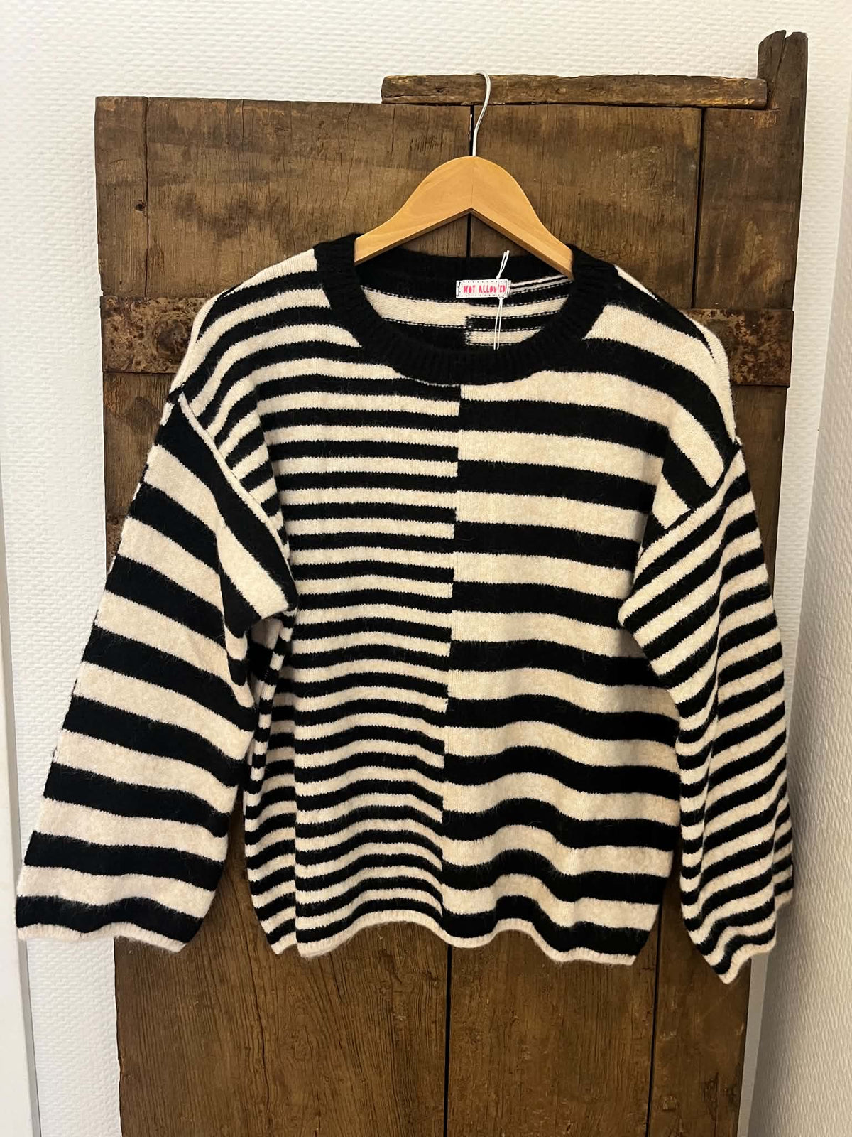 Asy Striped Knit - Off White/Black