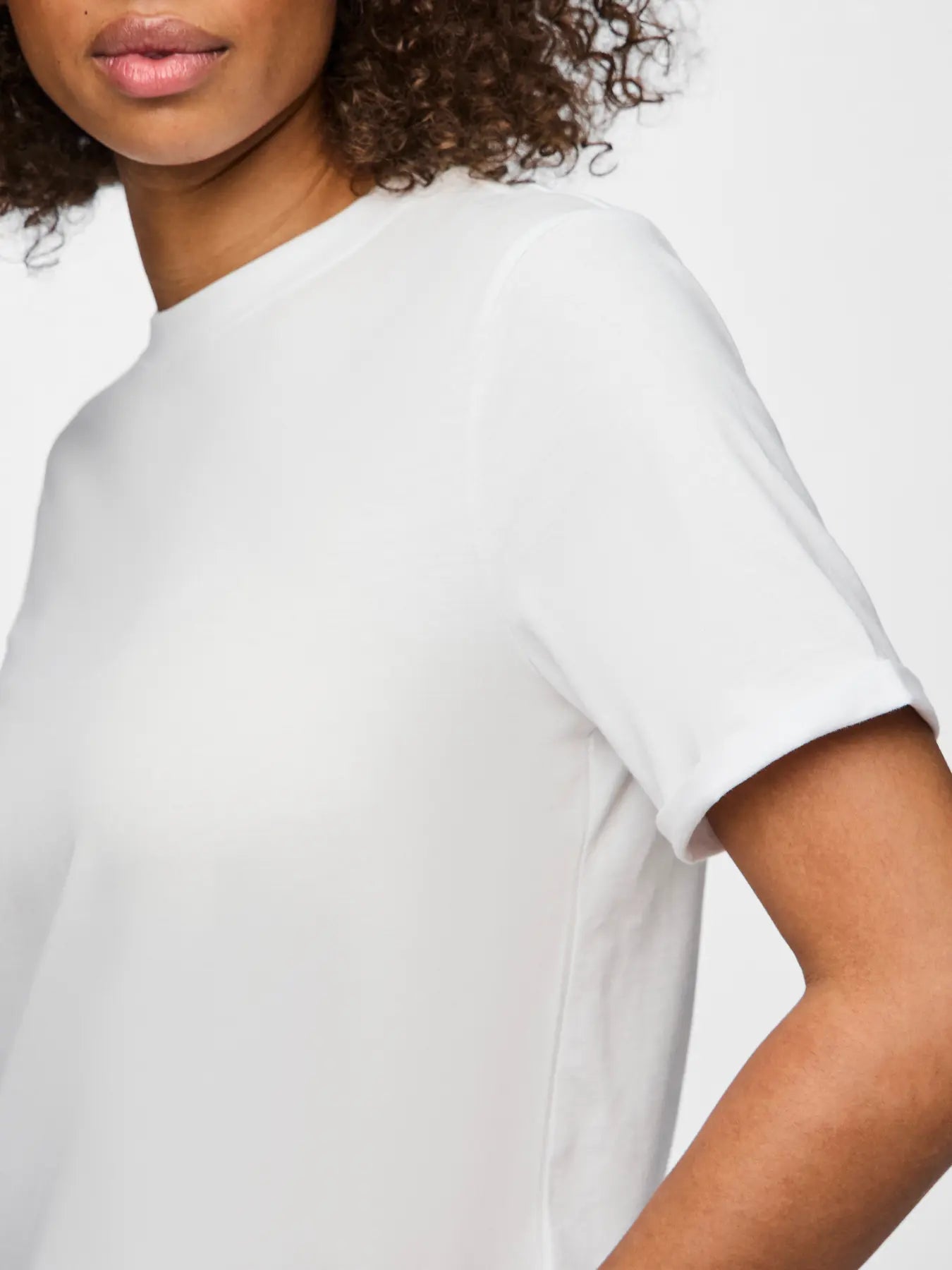 RIA SS FOLD UP SOLID TEE - Bright White