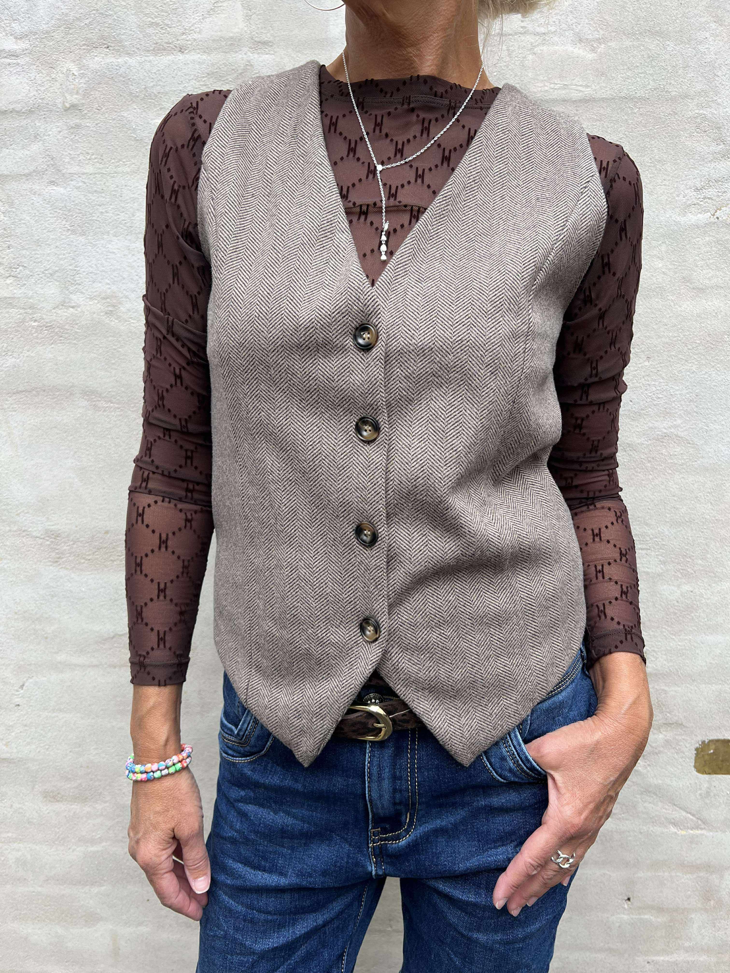 Rainey Vest - Brown4