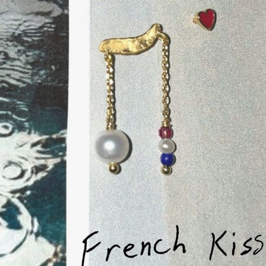 Petit gold splash earring