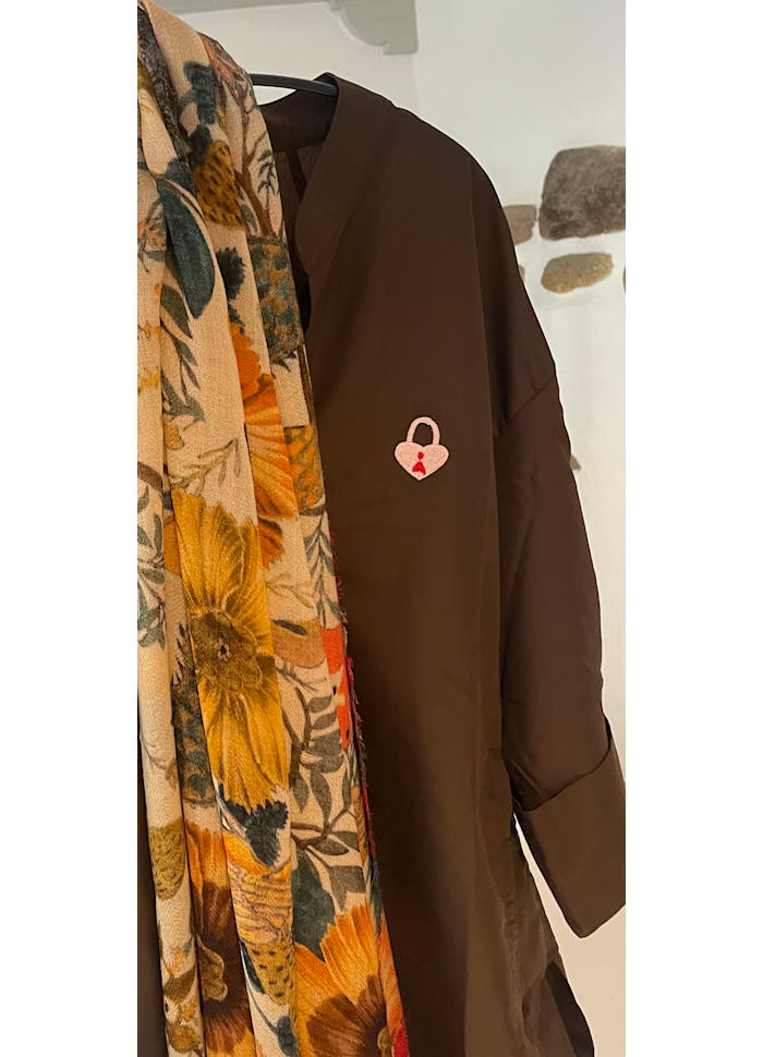 PREORDER-Luna shirt Heart Beat - Chocolate Brown