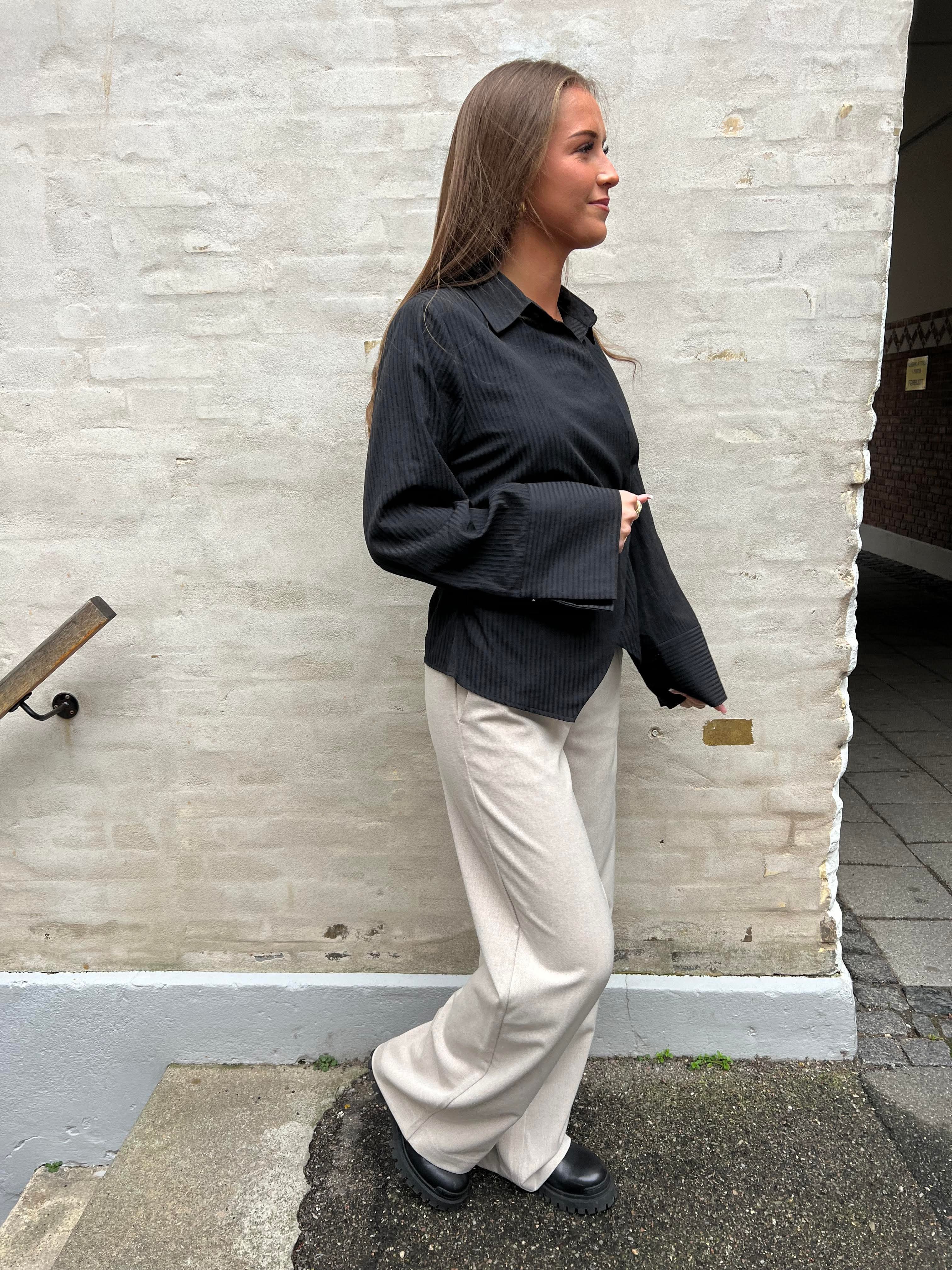 Fenli Tone Stripe Shirt - Black