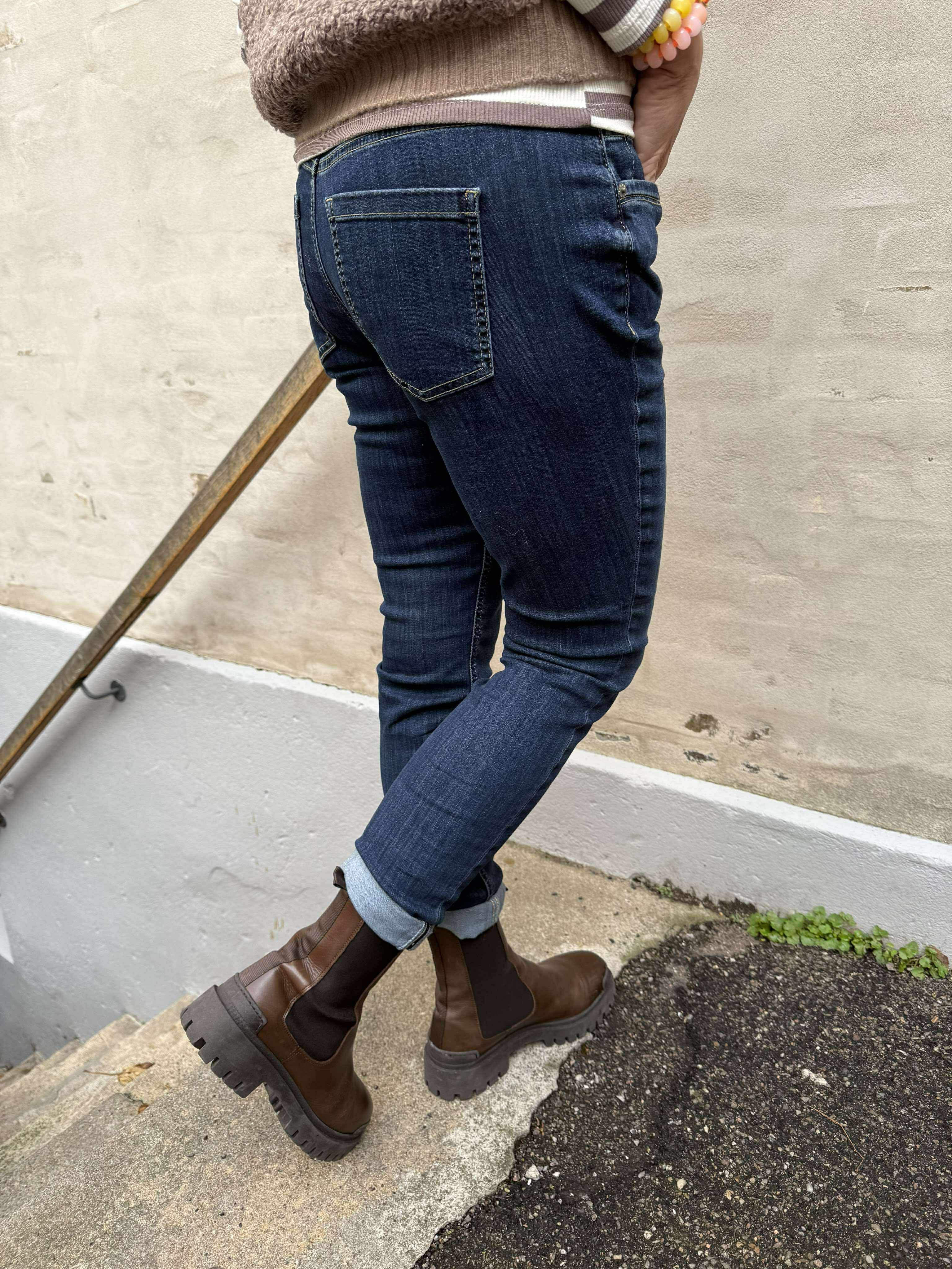 Jane Casual Fit Jeans - Dark Blue