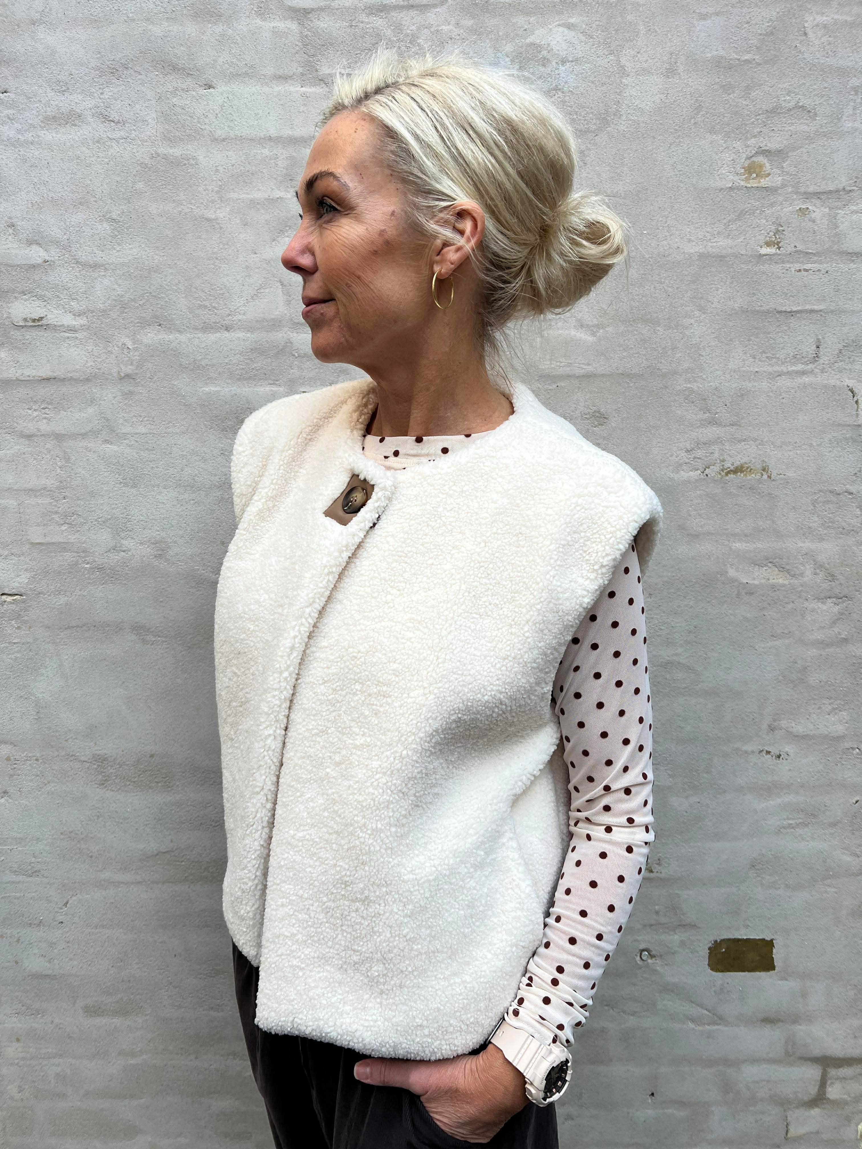 Anjanna Teddy Vest - Ivory