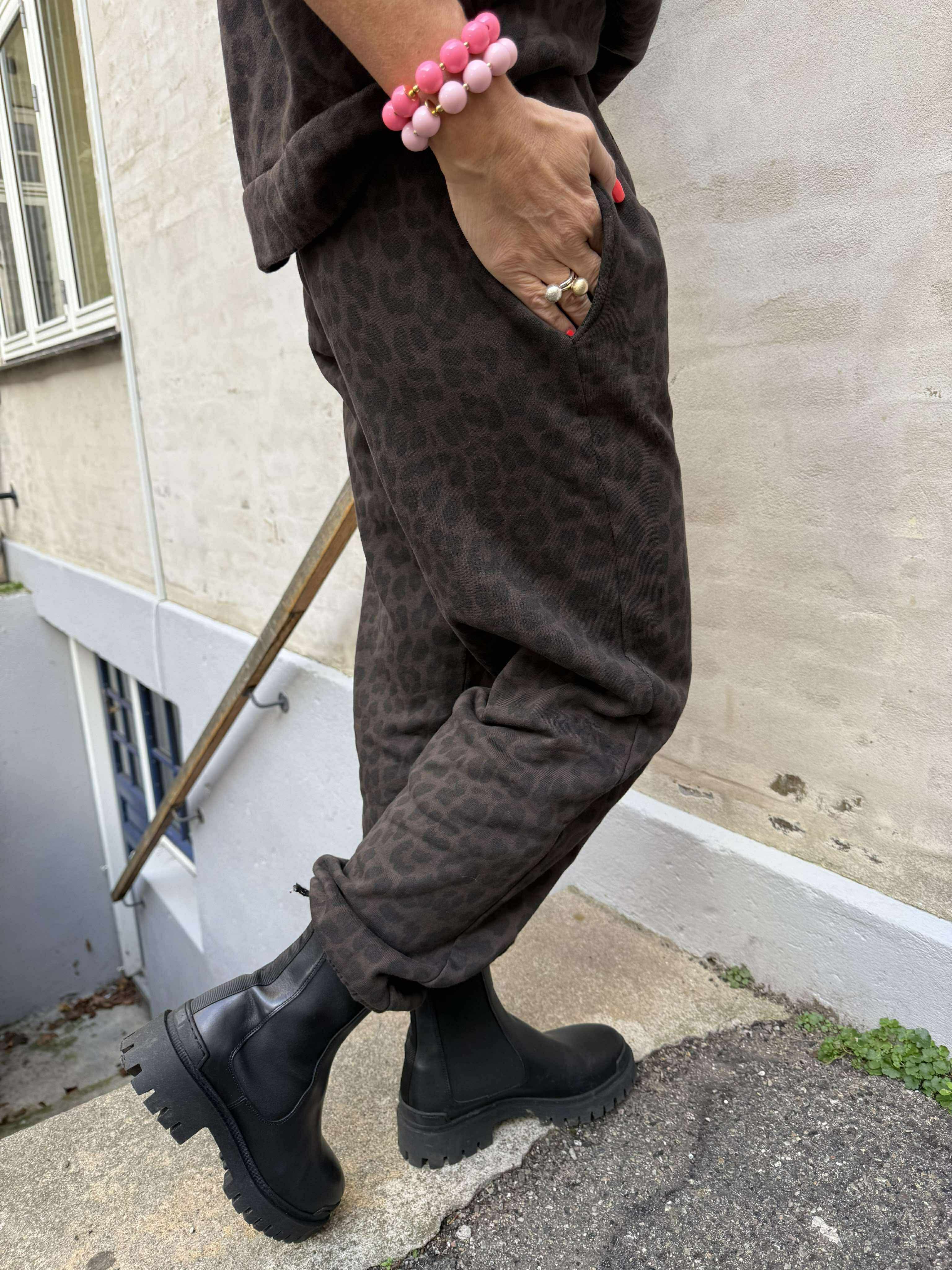 Dea Sweat Pant - Dark Leopard