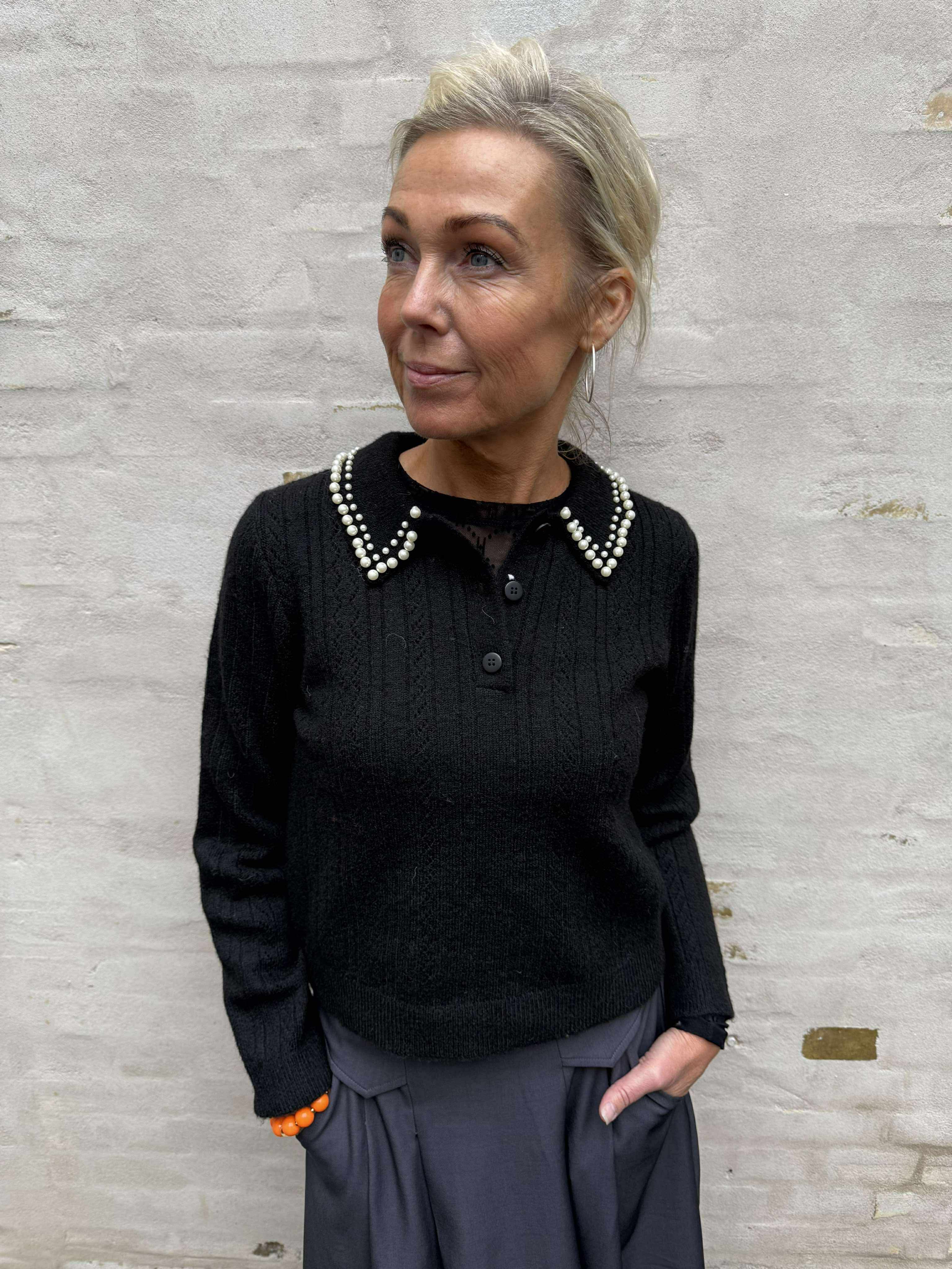 APRIL LIFE PEARL COLLAR PULL - Black WHITE PEARLS