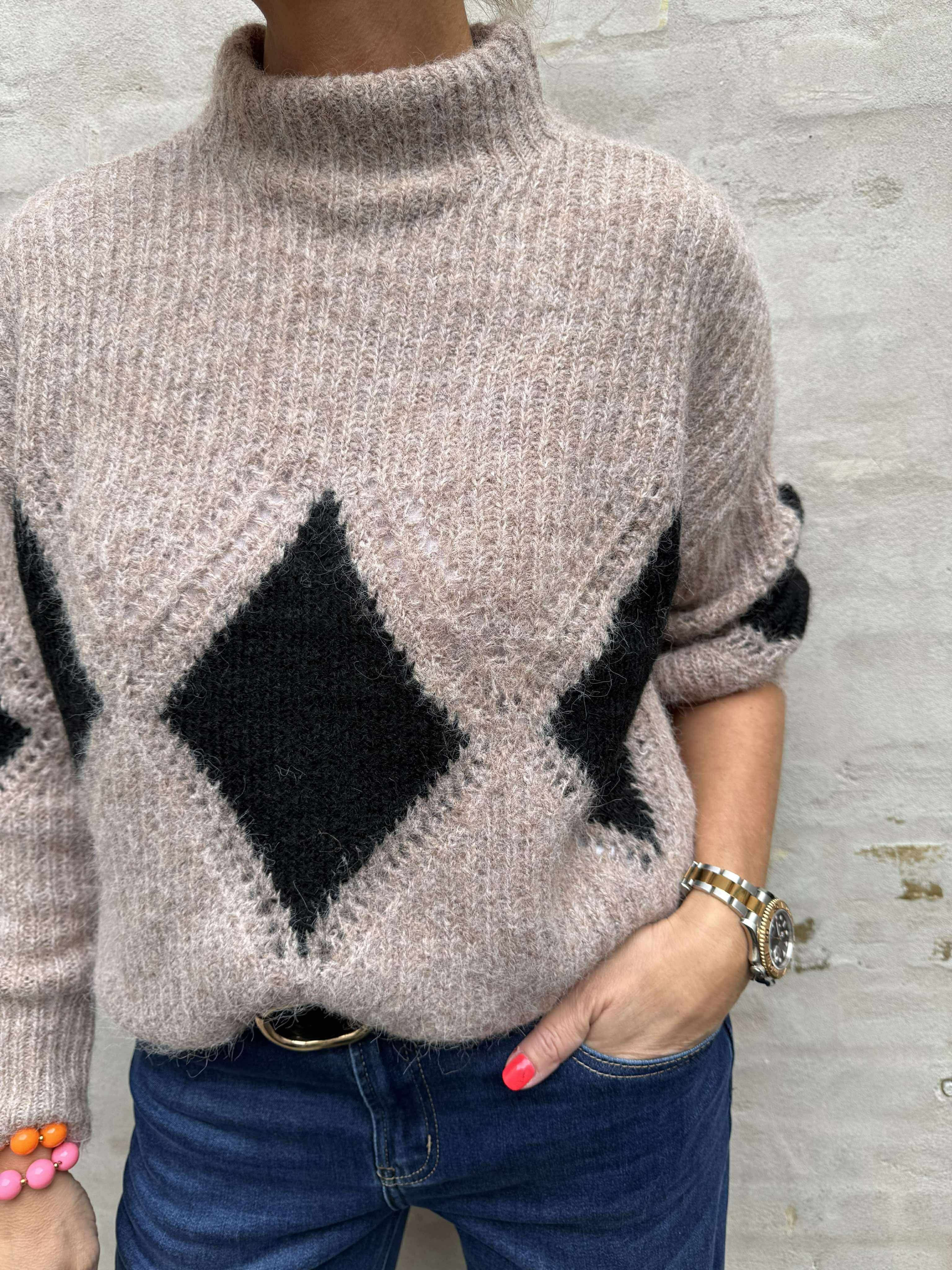 VIV LIFE HIGH NECK PULLOVER - Mountain Trail BLACK