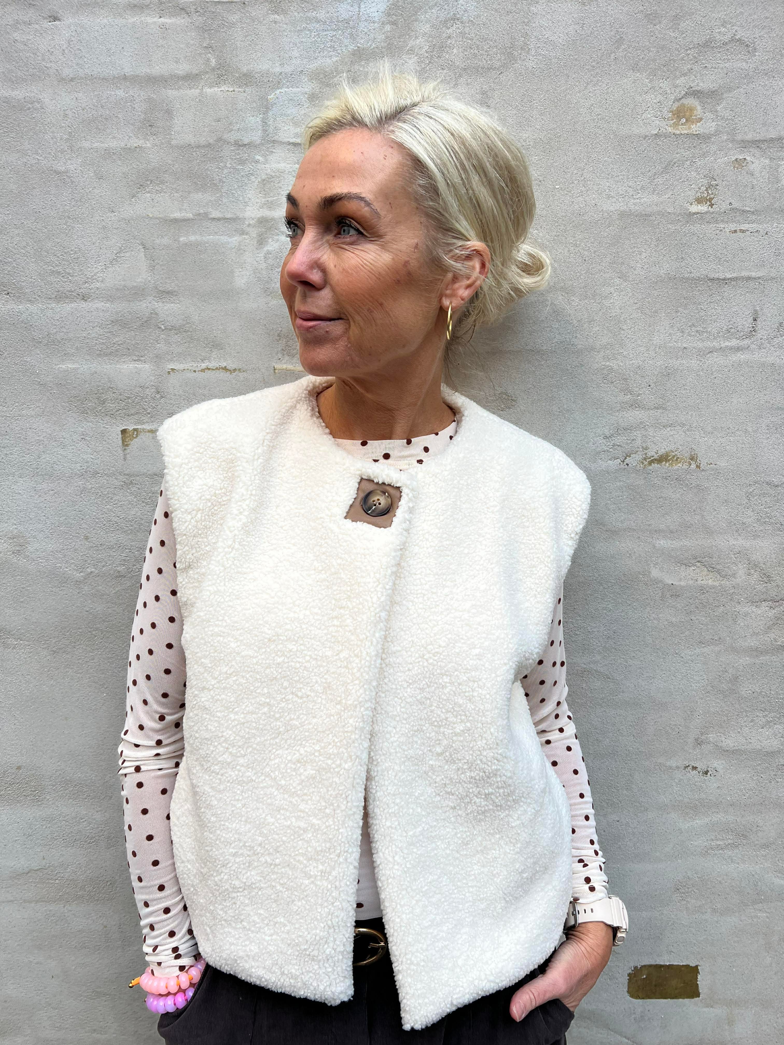 Anjanna Teddy Vest - Ivory