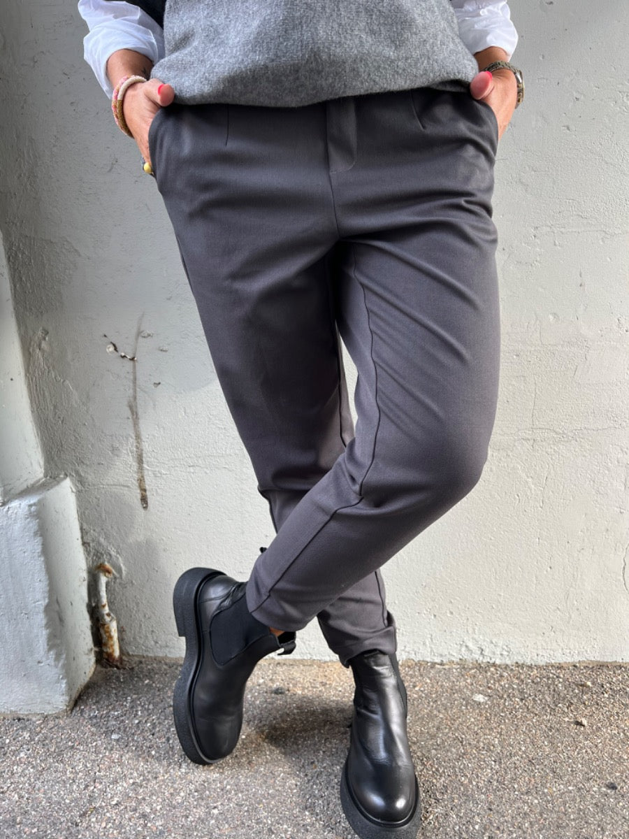 Lisa slim pant magnet