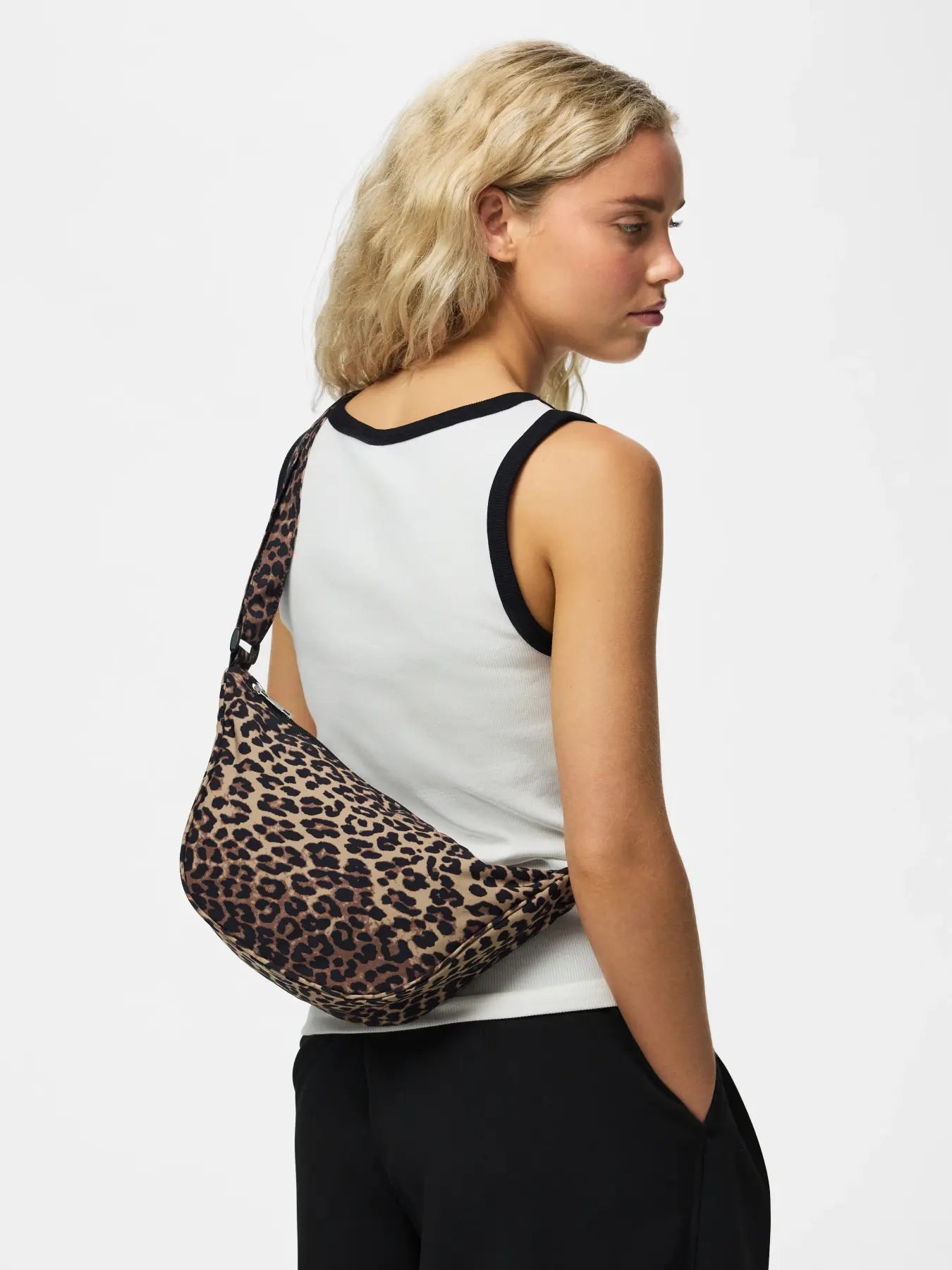 Amanda Bumbag - Black Leo