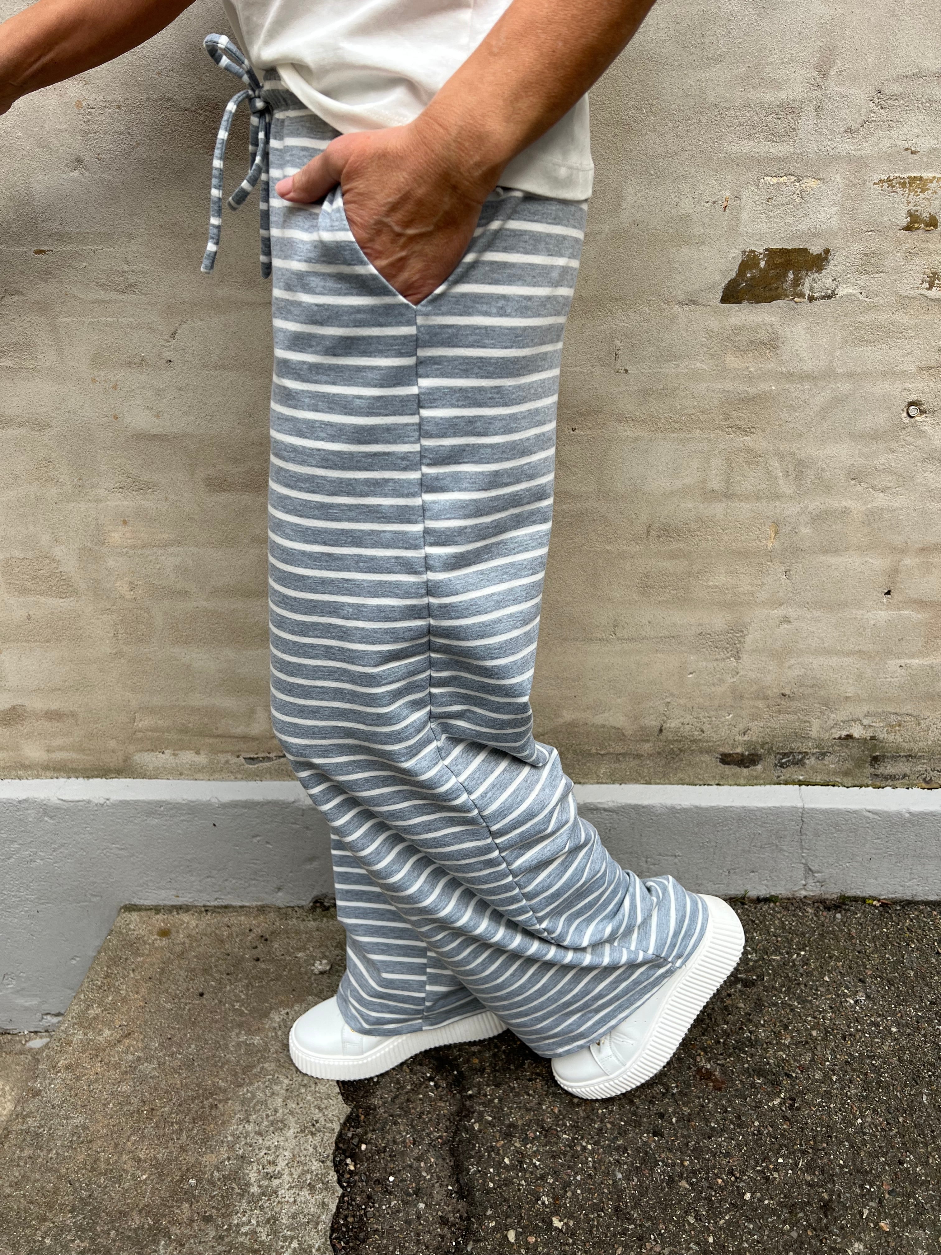 Alma wide pant light grey melange/white stripes