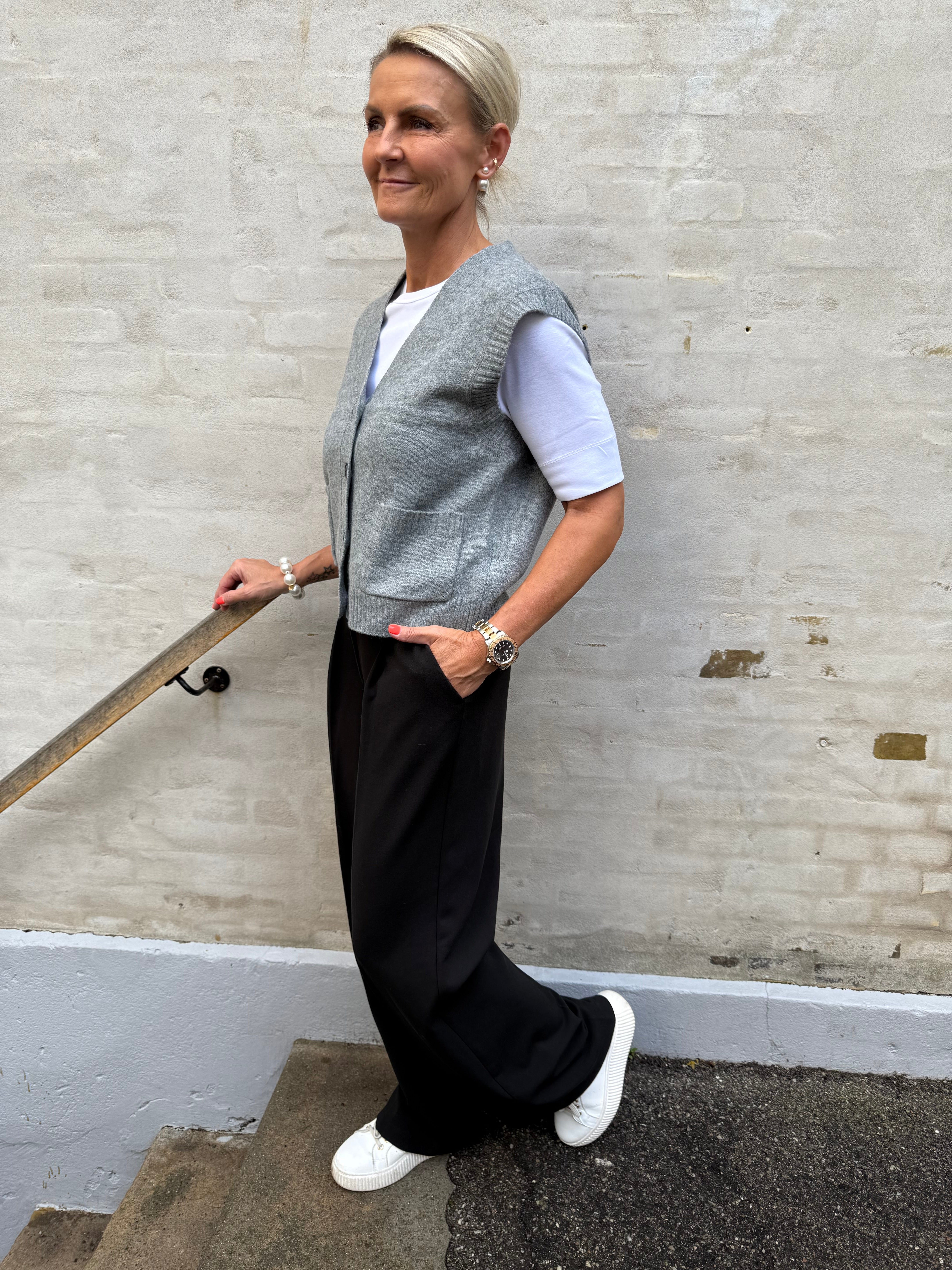 SUPER LIFE V-NECK VEST - Medium Grey Melange